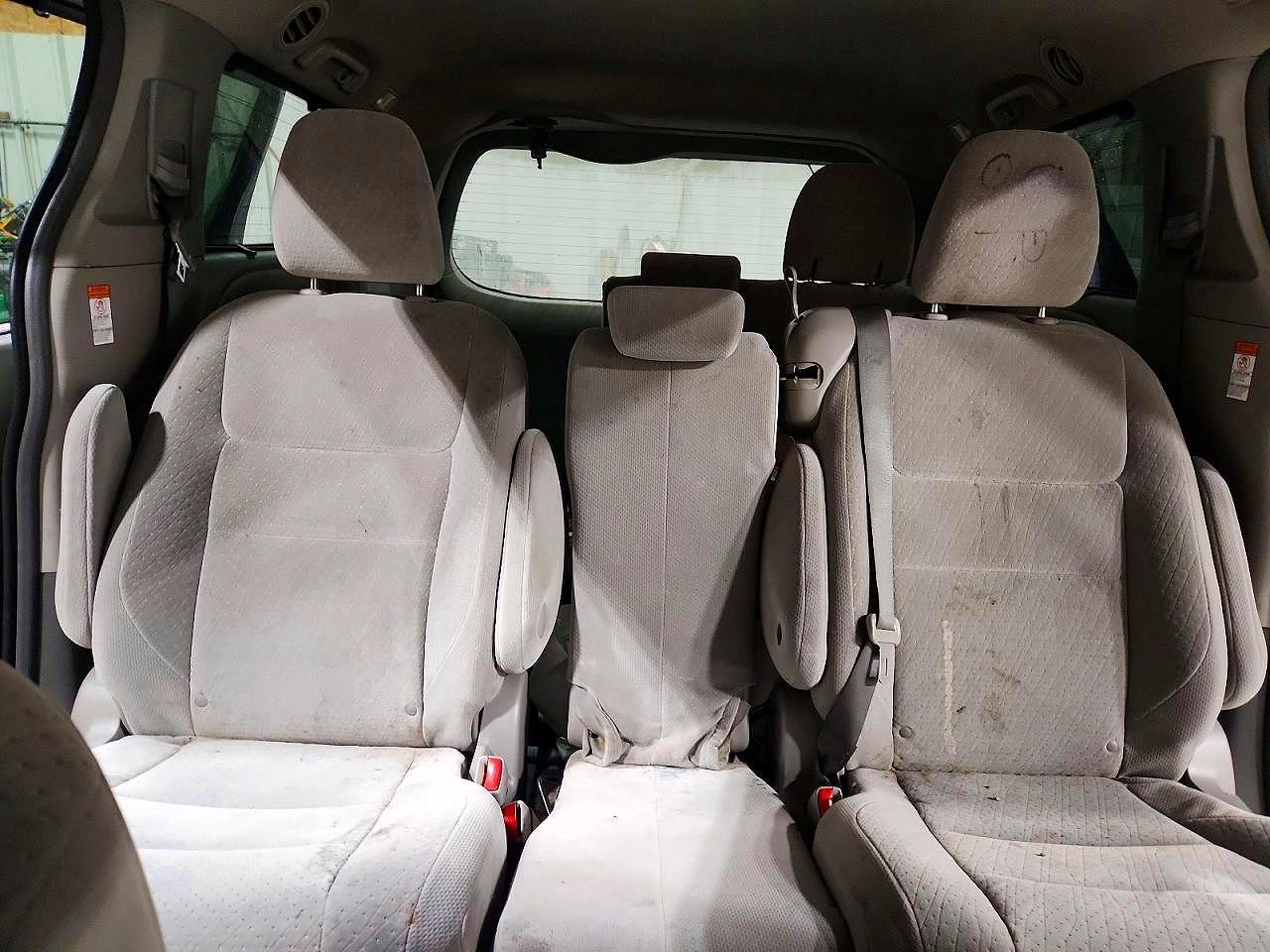 2015 Toyota Sienna Silver vin: 5TDKK3DC6FS547630