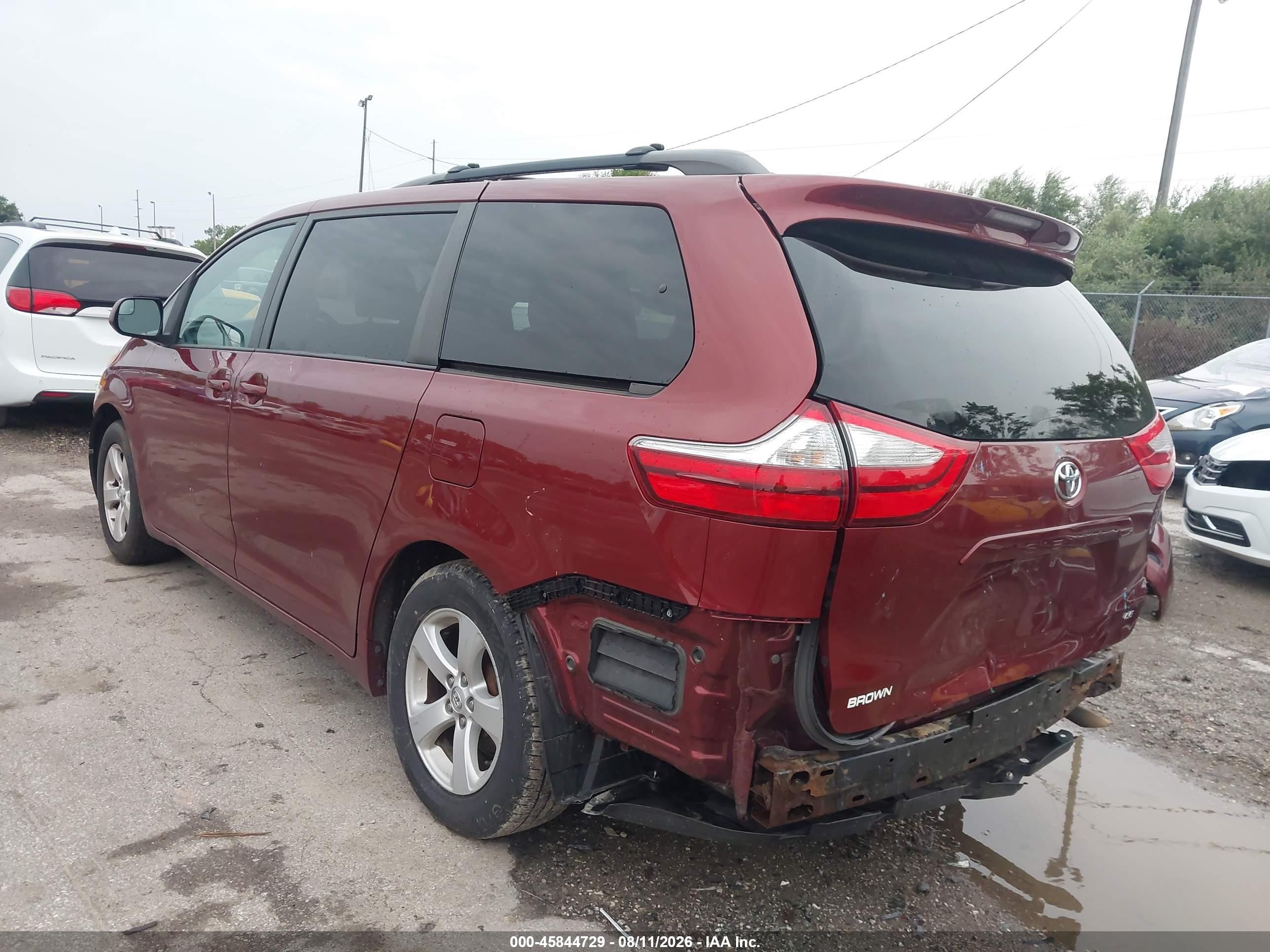 2015 Toyota Sienna Le 8 Passenger Красный vin: 5TDKK3DC6FS553332