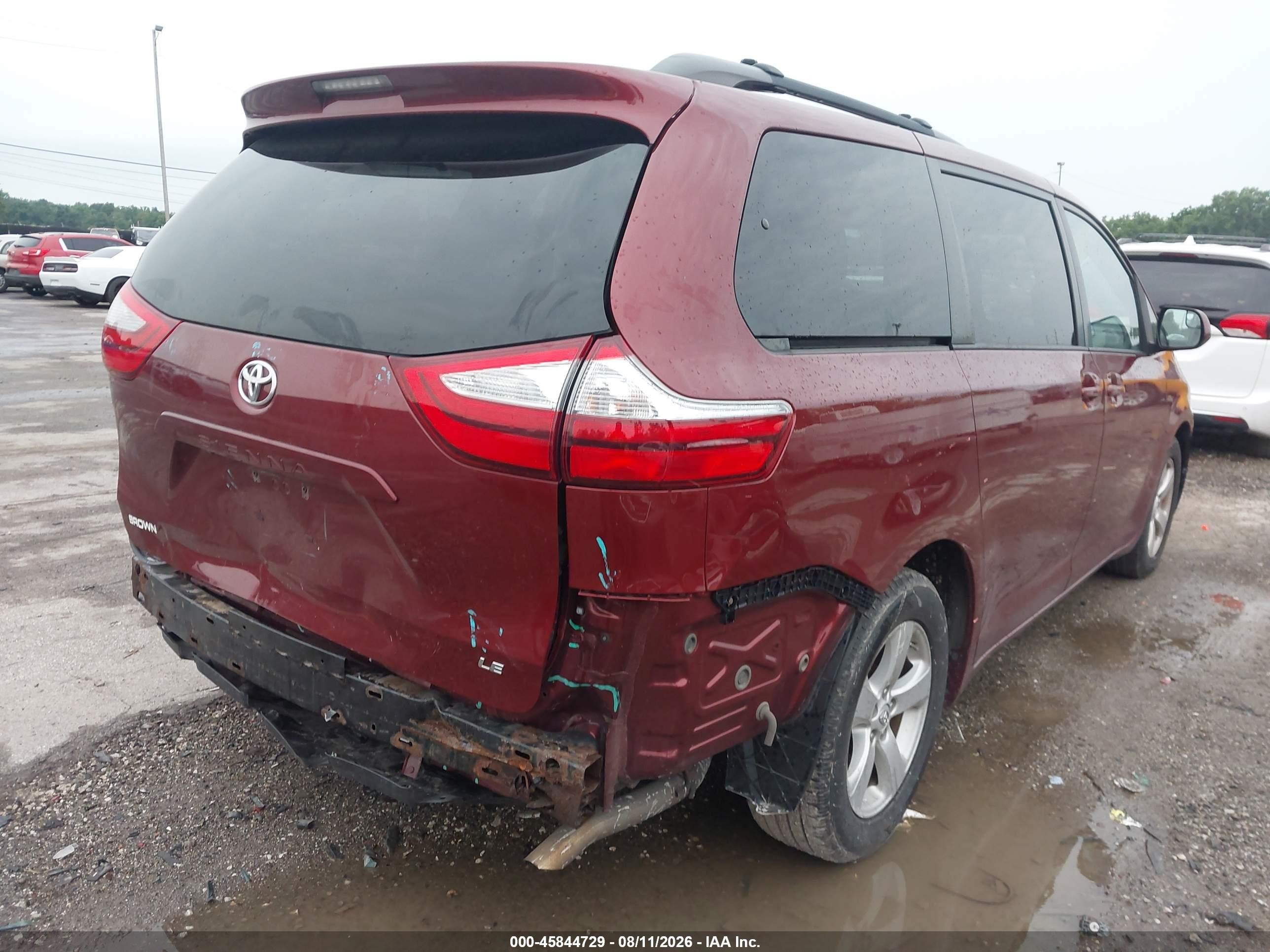 2015 Toyota Sienna Le 8 Passenger Красный vin: 5TDKK3DC6FS553332