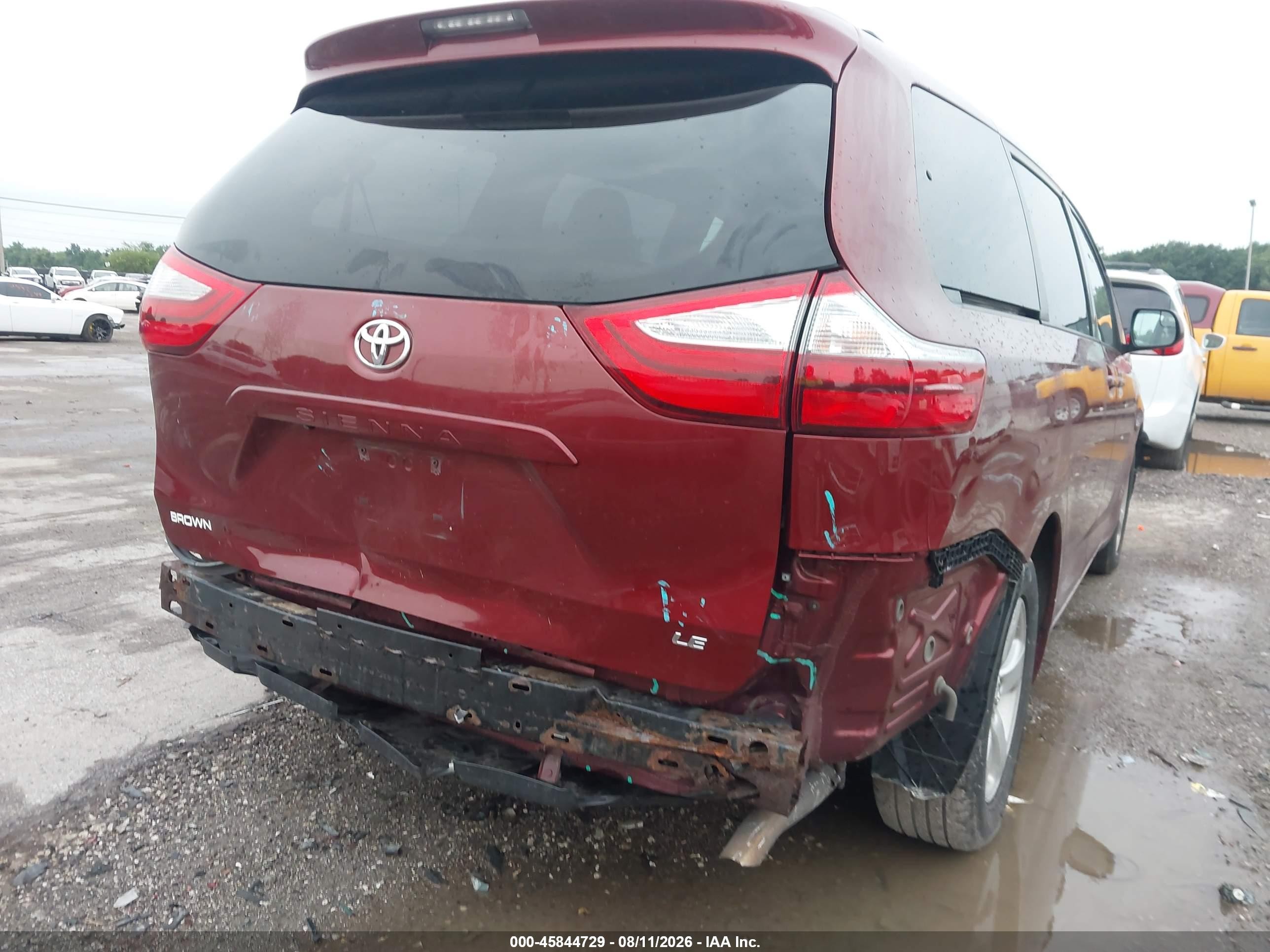 2015 Toyota Sienna Le 8 Passenger Красный vin: 5TDKK3DC6FS553332