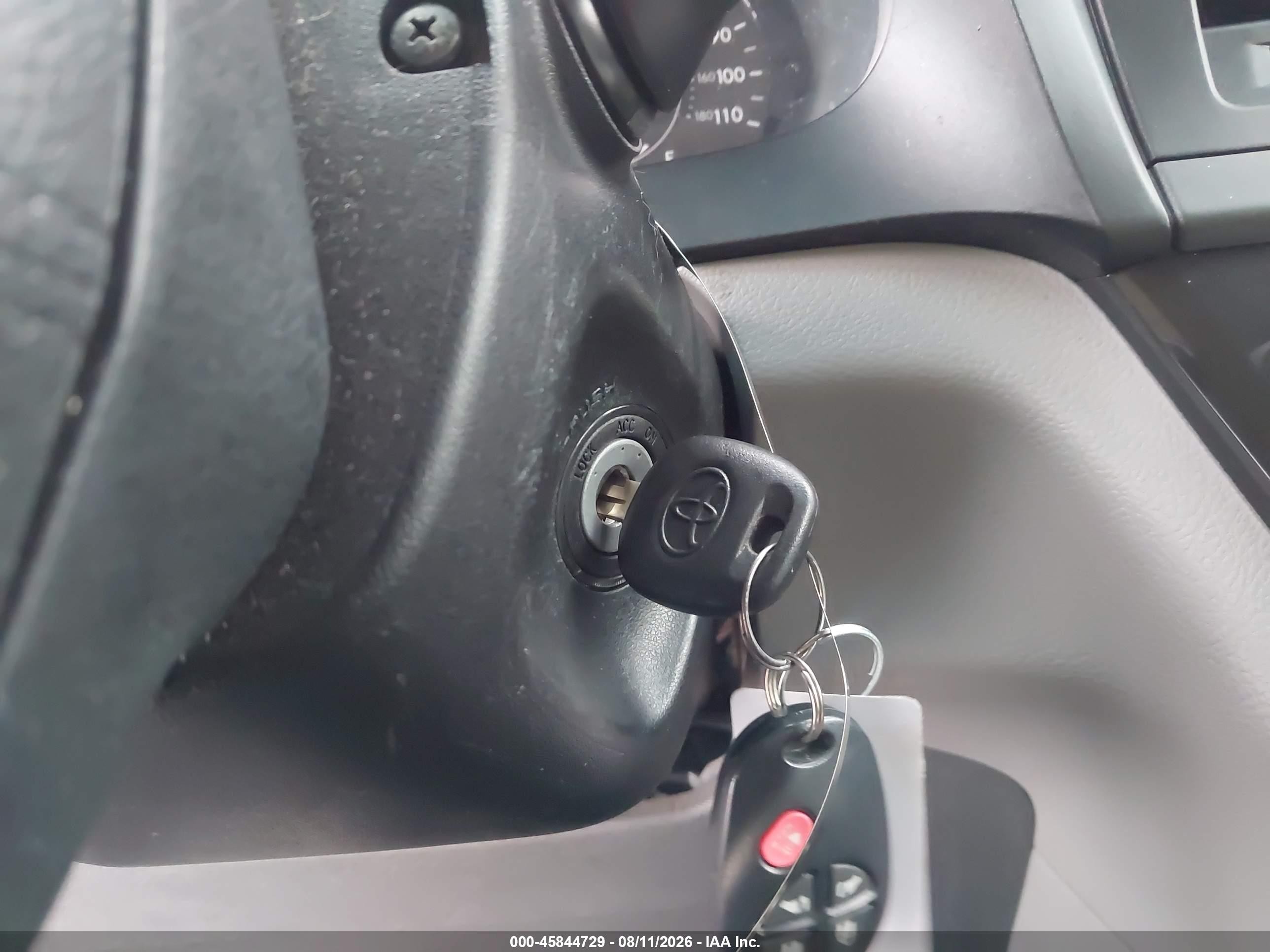 2015 Toyota Sienna Le 8 Passenger Красный vin: 5TDKK3DC6FS553332