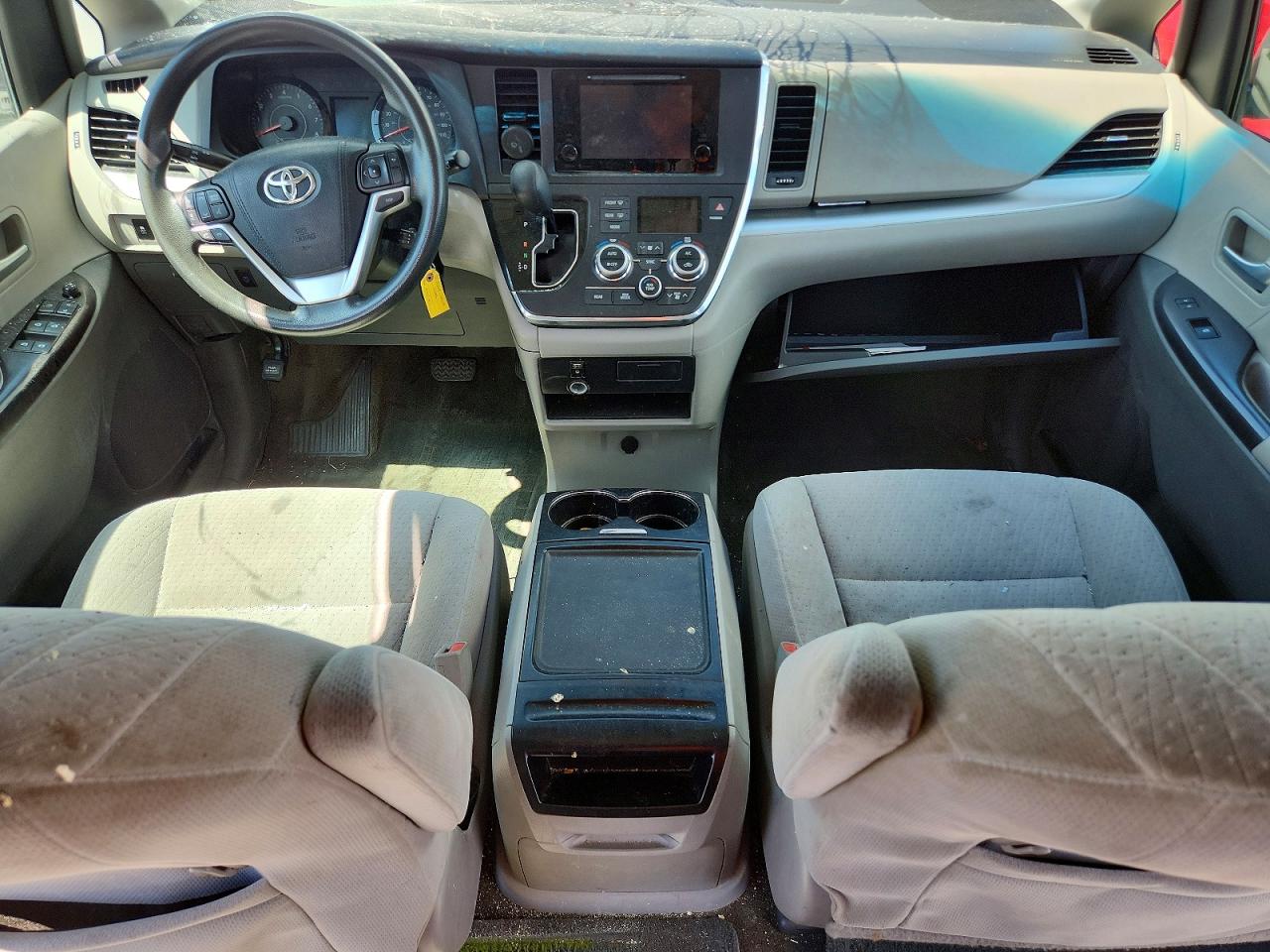 2015 Toyota Sienna Le Silver vin: 5TDKK3DC6FS558031