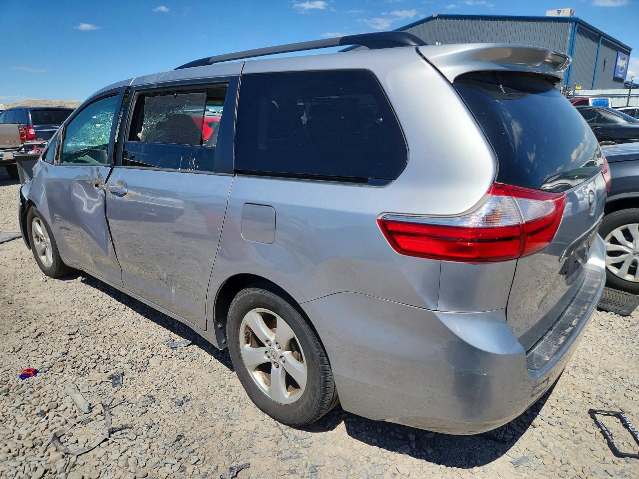 2015 Toyota Sienna Le Silver vin: 5TDKK3DC6FS558031