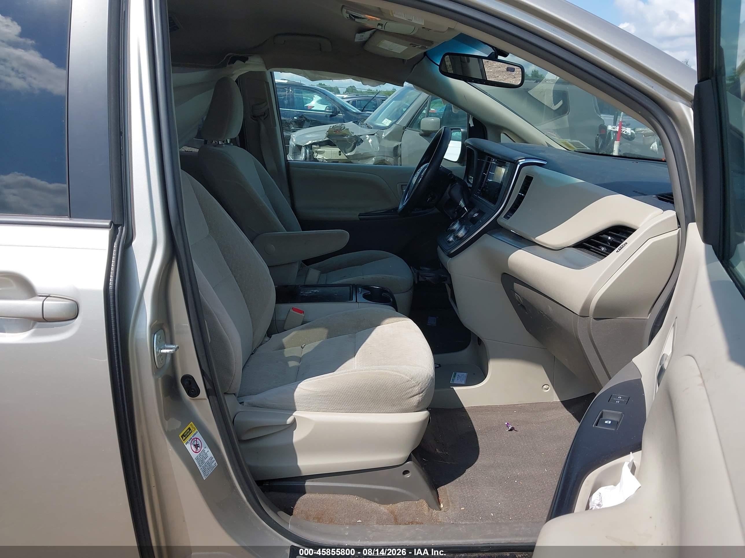 2015 Toyota Sienna Le 8 Passenger Tan vin: 5TDKK3DC6FS585195