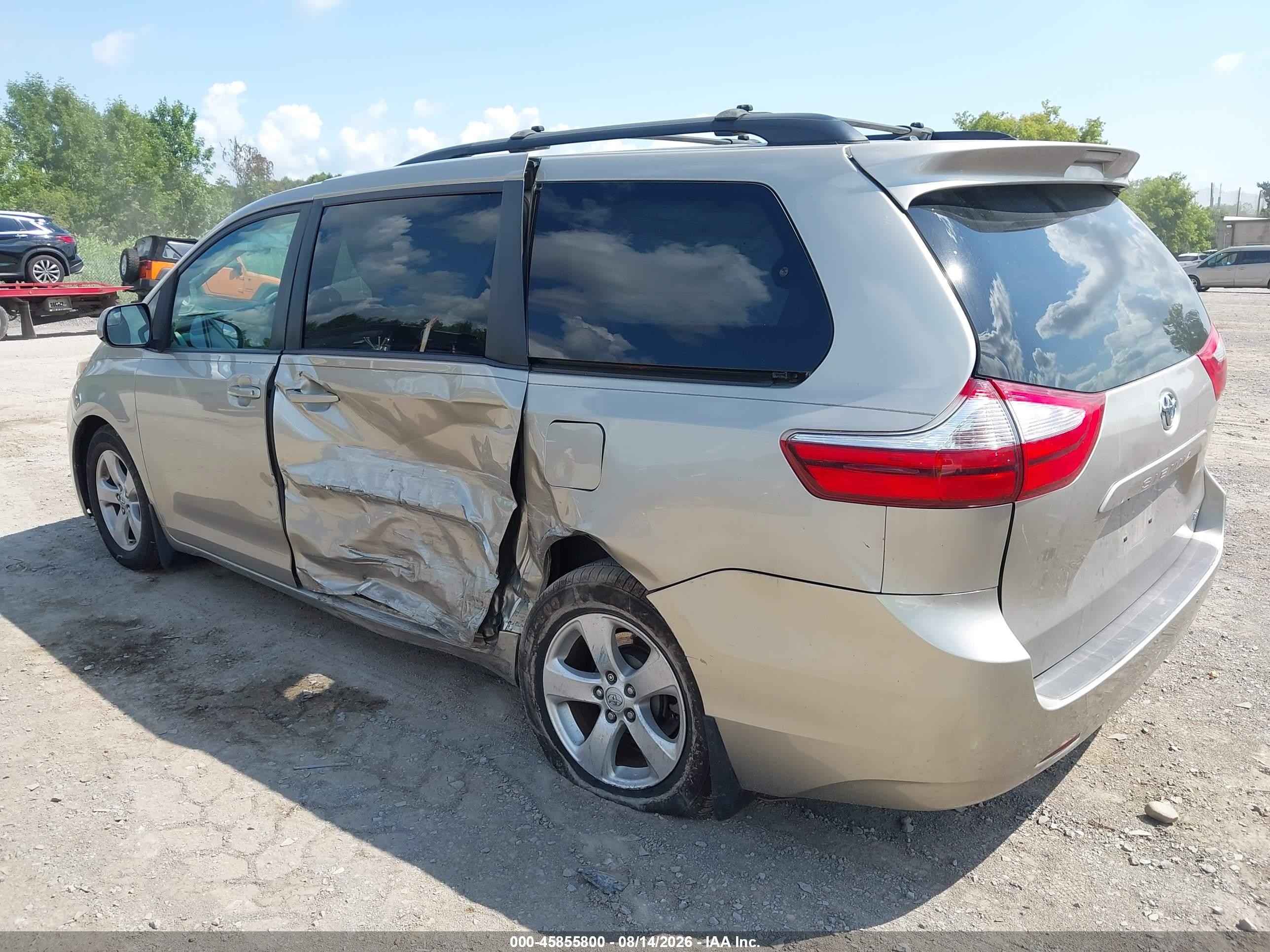 2015 Toyota Sienna Le 8 Passenger Tan vin: 5TDKK3DC6FS585195