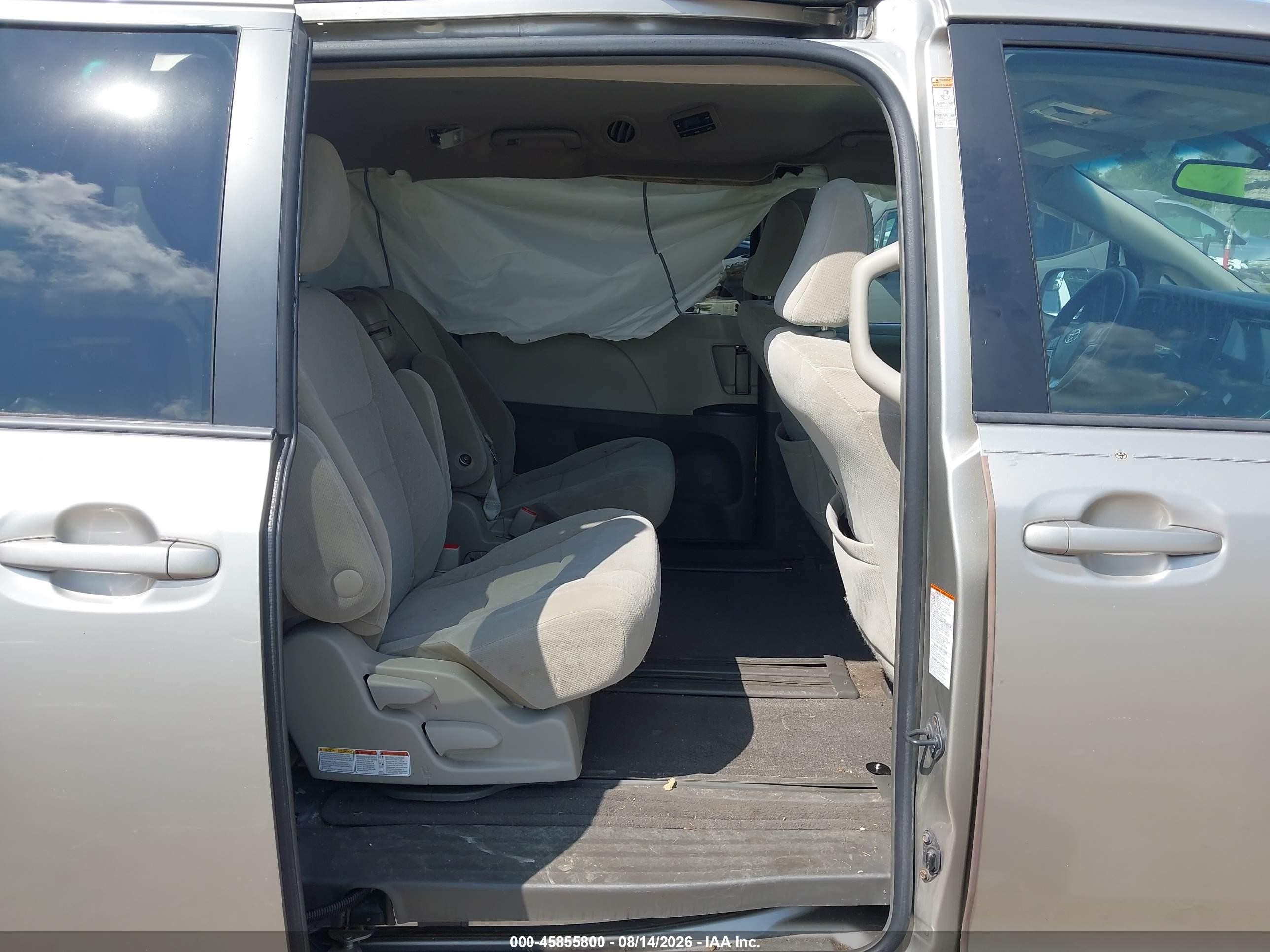 2015 Toyota Sienna Le 8 Passenger Tan vin: 5TDKK3DC6FS585195