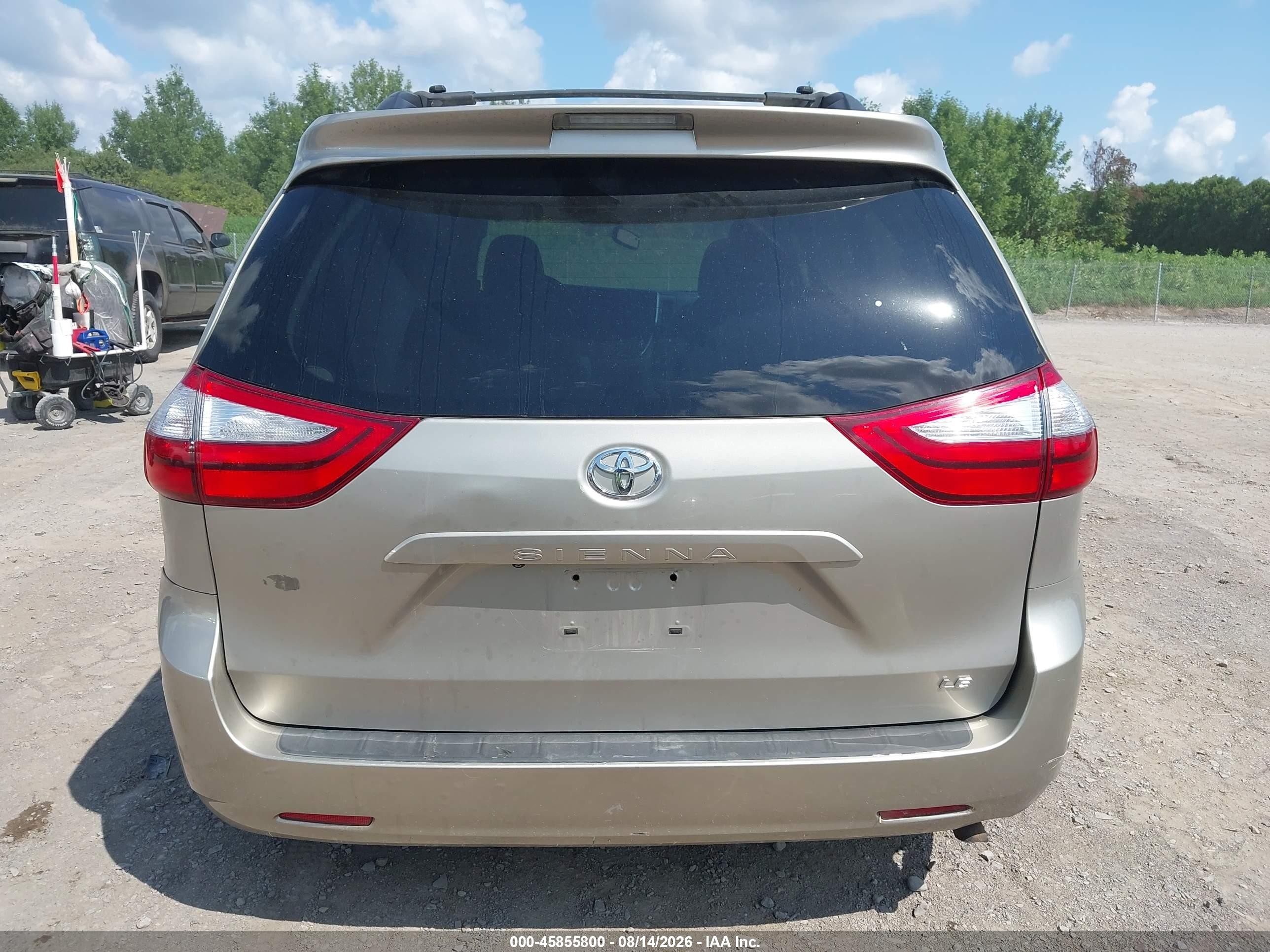 2015 Toyota Sienna Le 8 Passenger Tan vin: 5TDKK3DC6FS585195