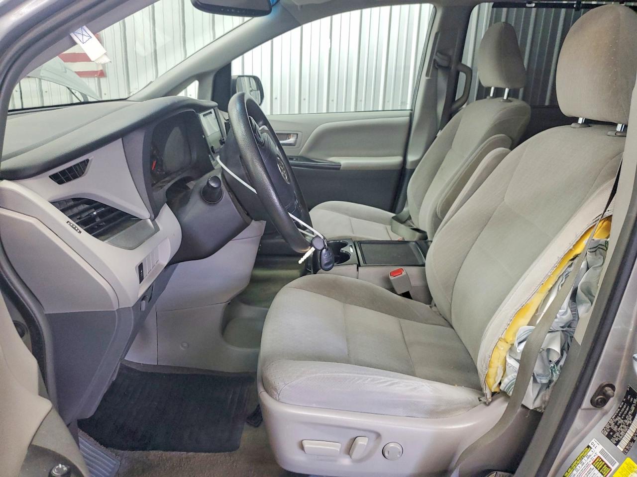 2015 Toyota Sienna Le Silver vin: 5TDKK3DC6FS588212
