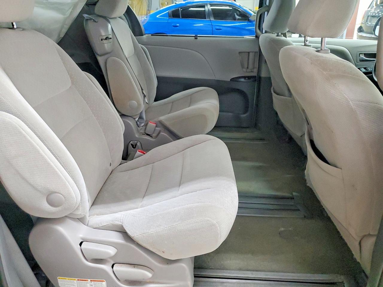 2015 Toyota Sienna Le Silver vin: 5TDKK3DC6FS588212