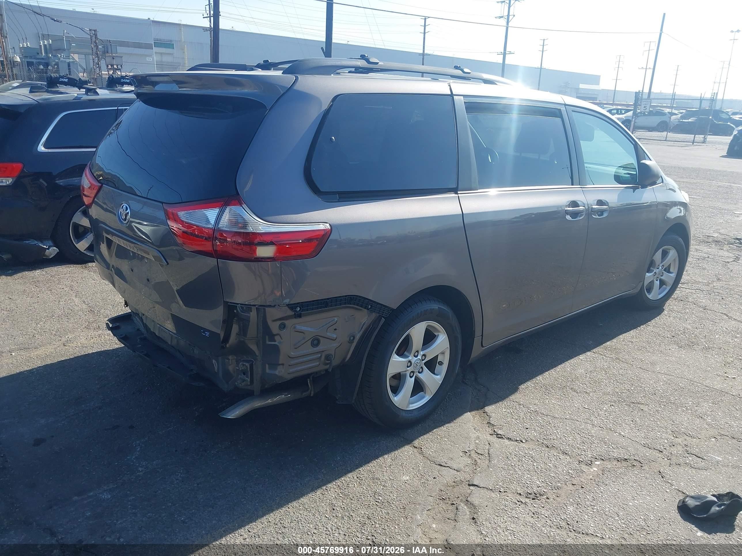 2015 Toyota Sienna Le 8 Passenger Gray vin: 5TDKK3DC6FS601668