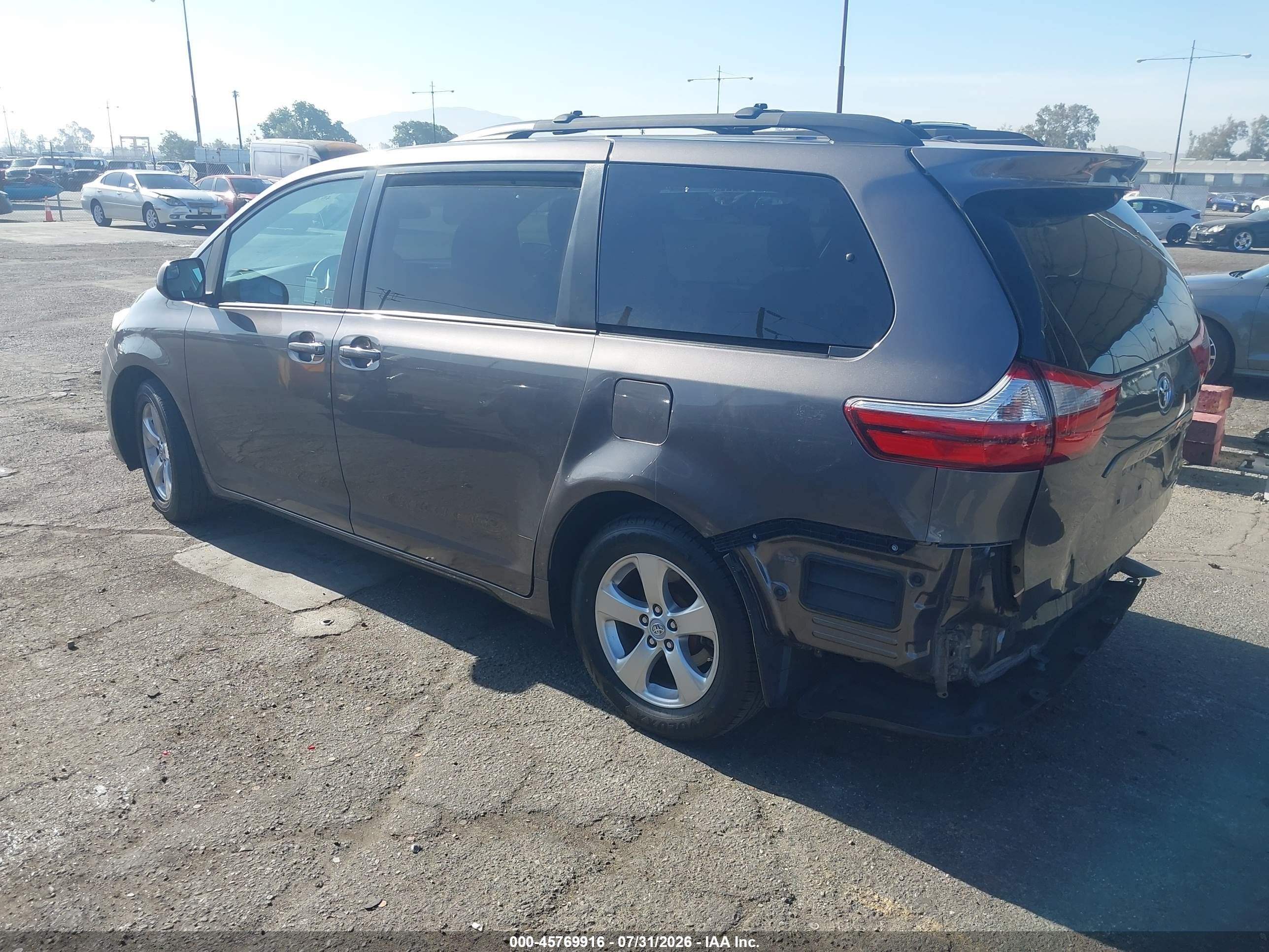 2015 Toyota Sienna Le 8 Passenger Gray vin: 5TDKK3DC6FS601668