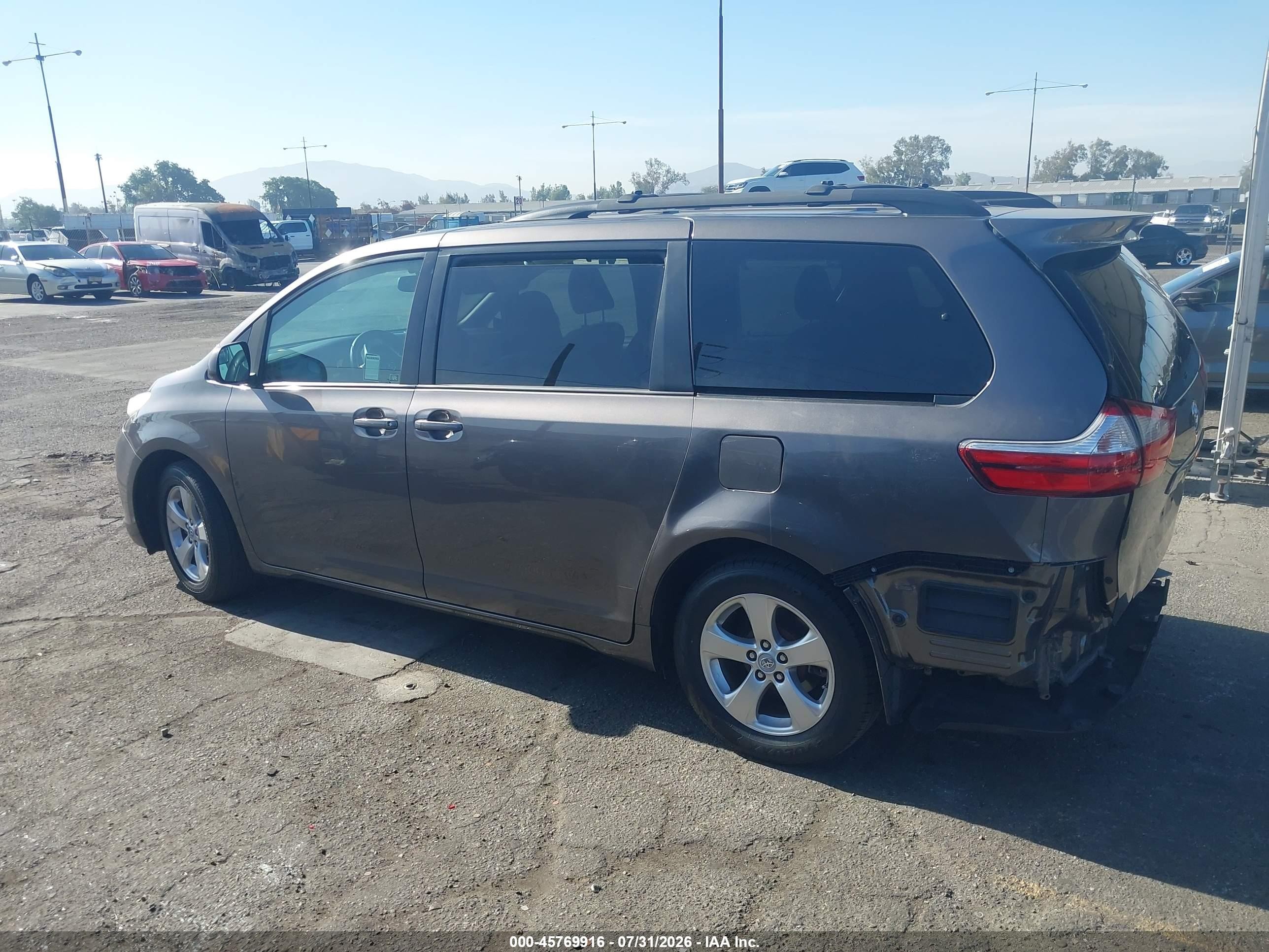 2015 Toyota Sienna Le 8 Passenger Gray vin: 5TDKK3DC6FS601668