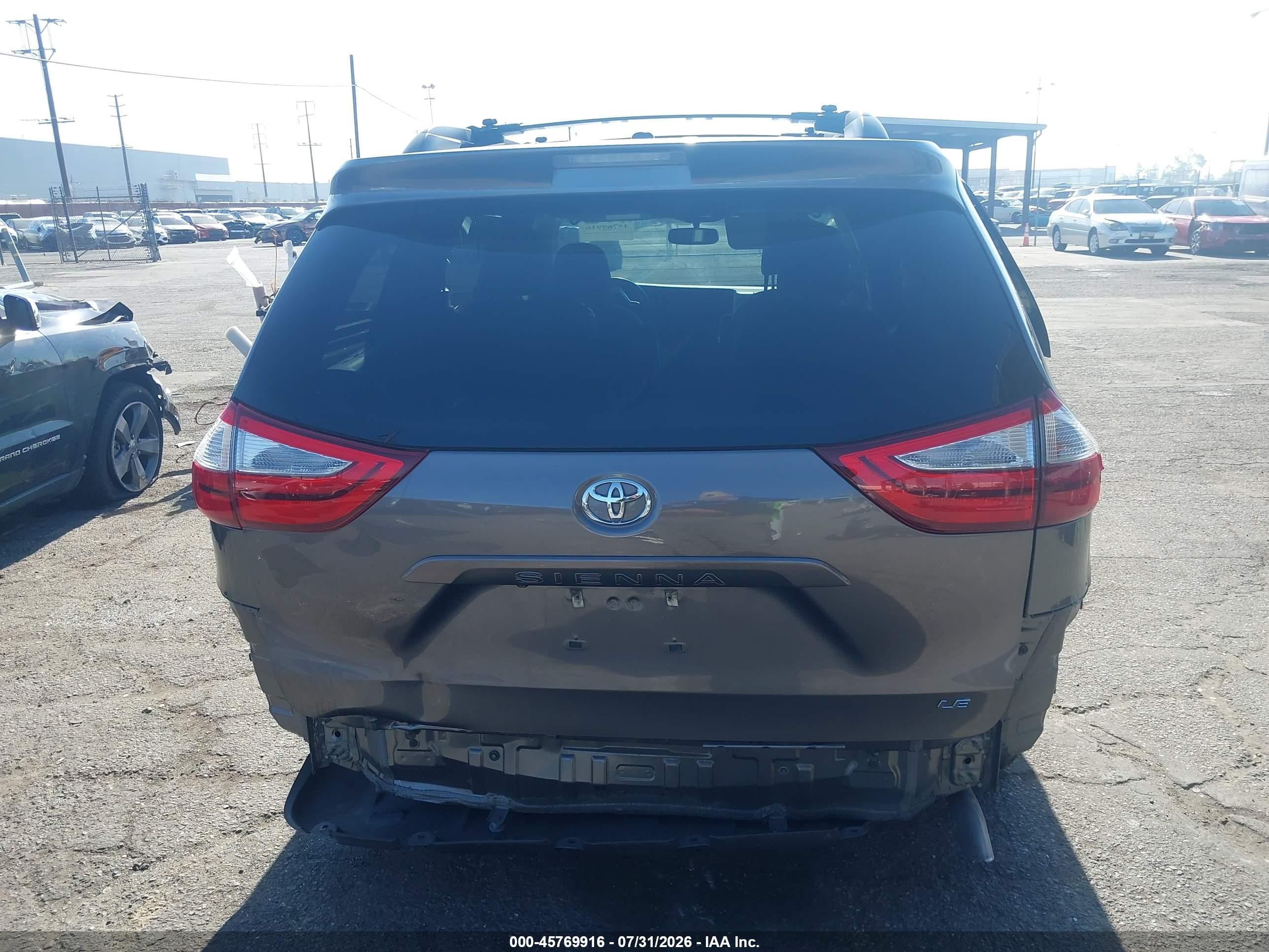 2015 Toyota Sienna Le 8 Passenger Gray vin: 5TDKK3DC6FS601668