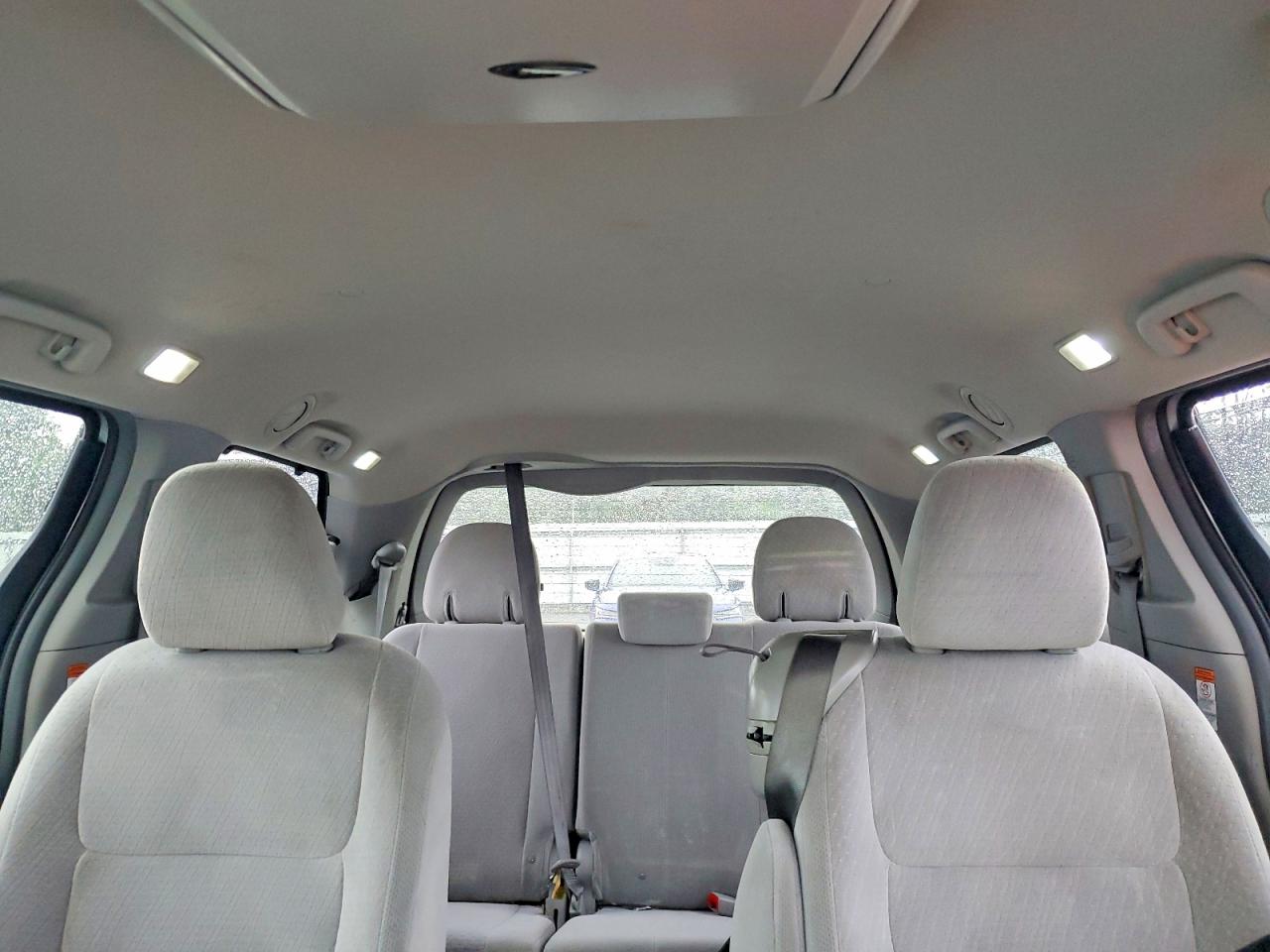 2015 Toyota Sienna Le Silver vin: 5TDKK3DC6FS605204