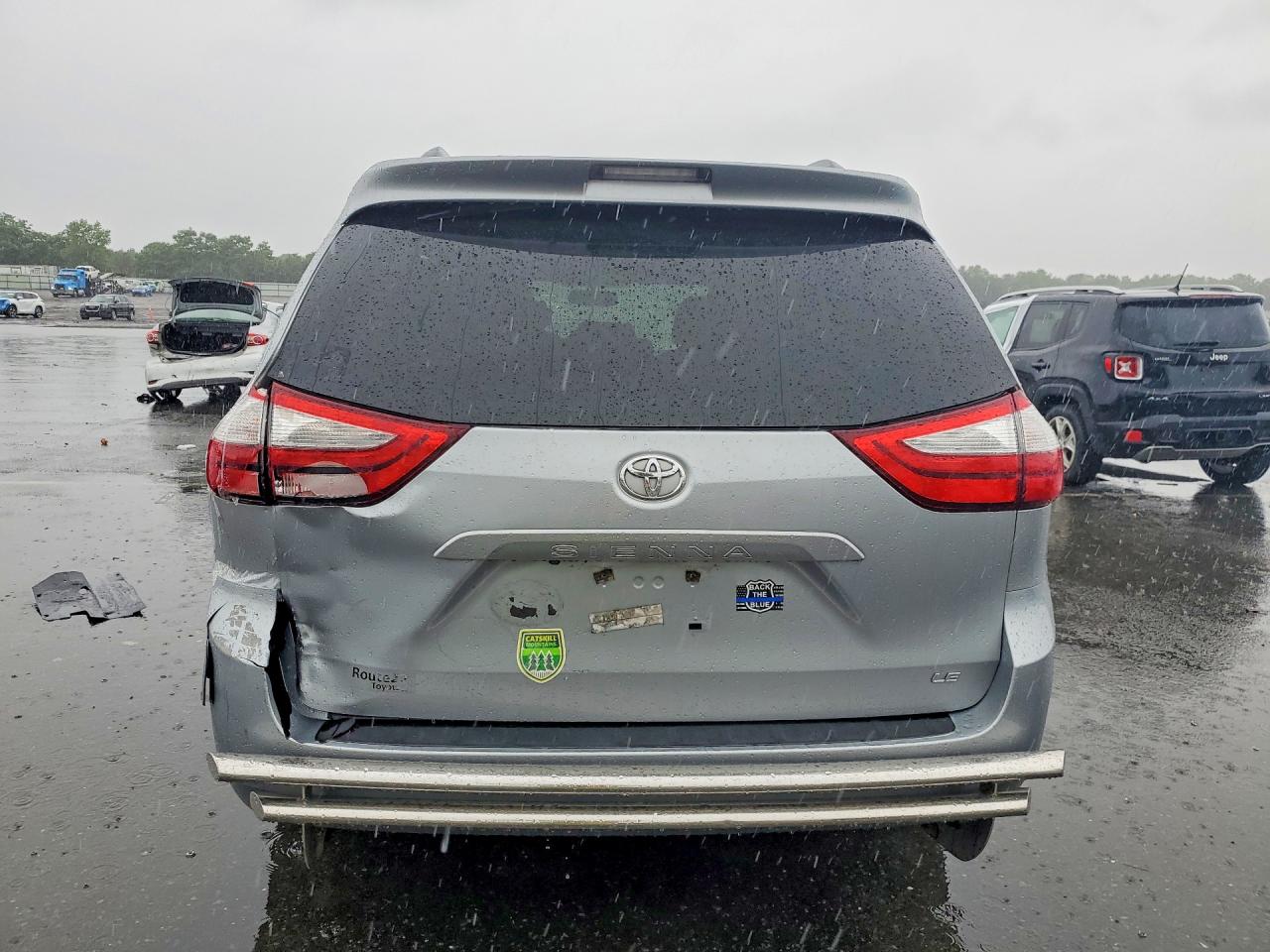 2015 Toyota Sienna Le Silver vin: 5TDKK3DC6FS605204