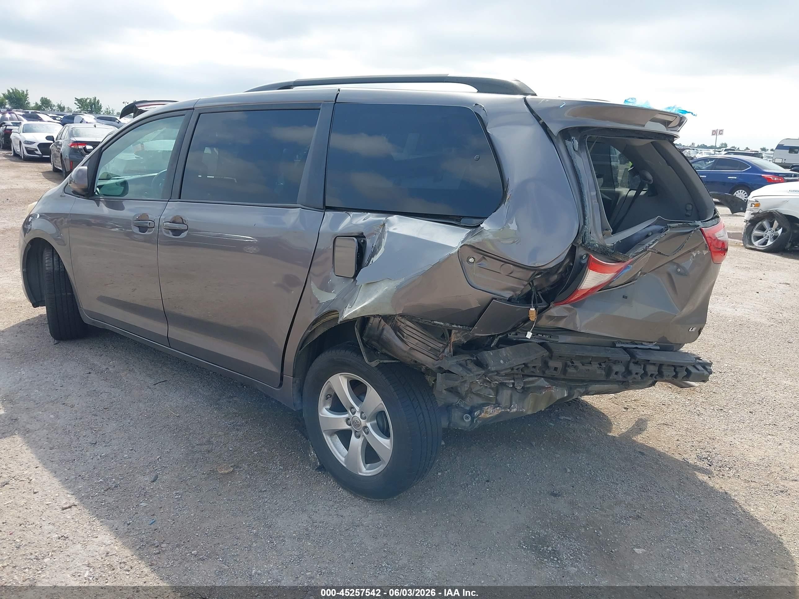 2015 Toyota Sienna Le 8 Passenger Gray vin: 5TDKK3DC6FS611861