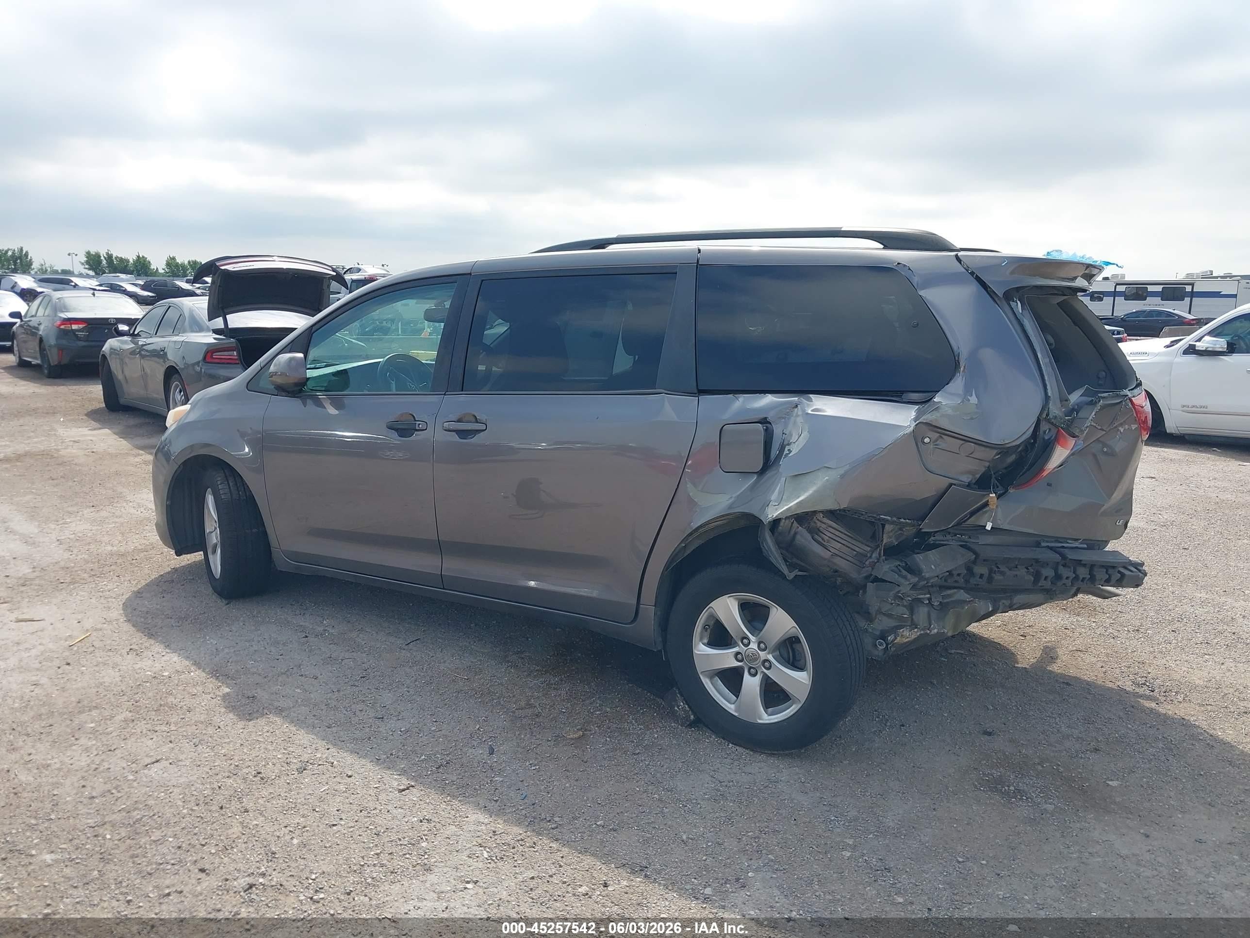 2015 Toyota Sienna Le 8 Passenger Gray vin: 5TDKK3DC6FS611861