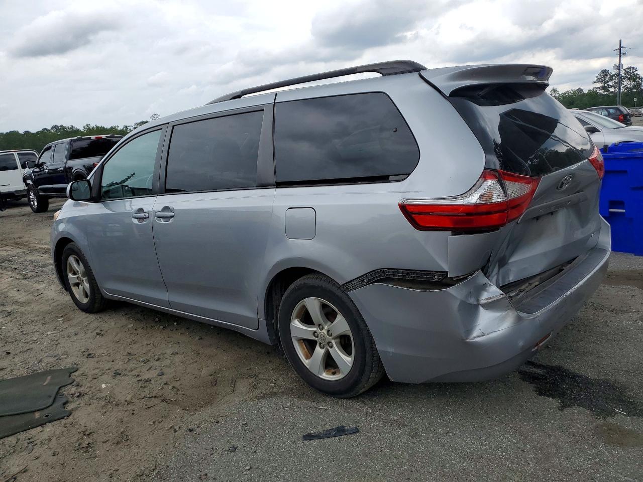 2015 Toyota Sienna Le Silver vin: 5TDKK3DC6FS612461