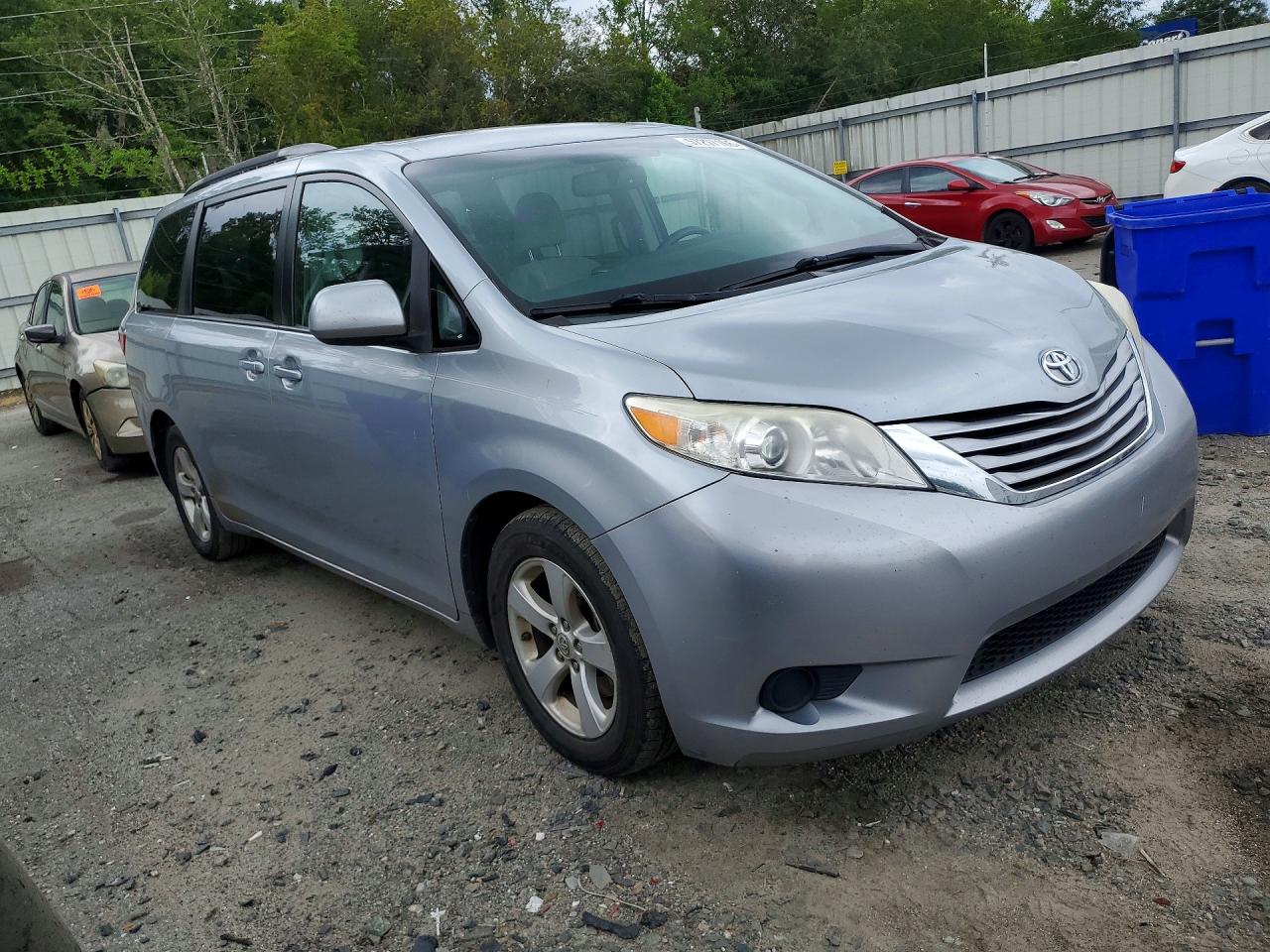 2015 Toyota Sienna Le Silver vin: 5TDKK3DC6FS612461