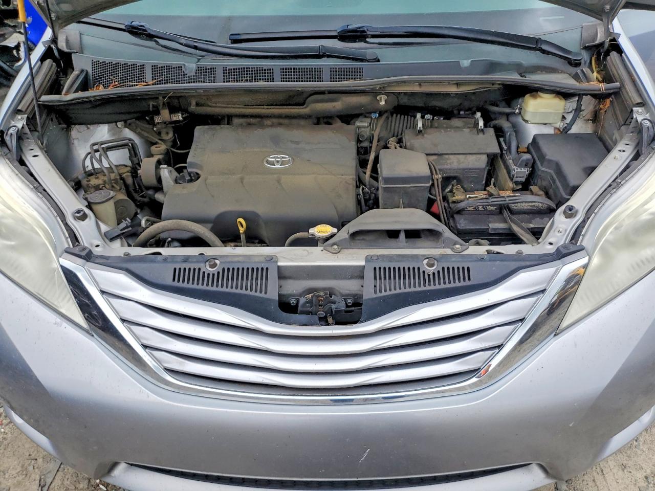 2015 Toyota Sienna Le Silver vin: 5TDKK3DC6FS612461