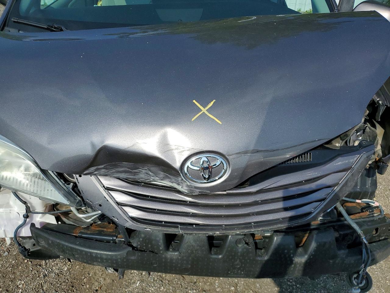 2015 Toyota Sienna Le Gray vin: 5TDKK3DC6FS627784