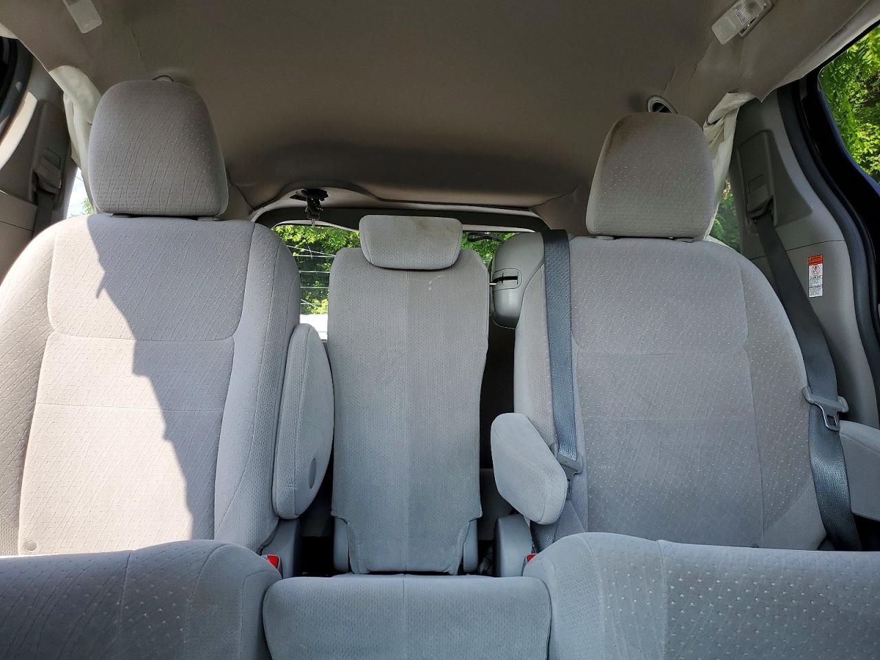 2015 Toyota Sienna Le Gray vin: 5TDKK3DC6FS627784