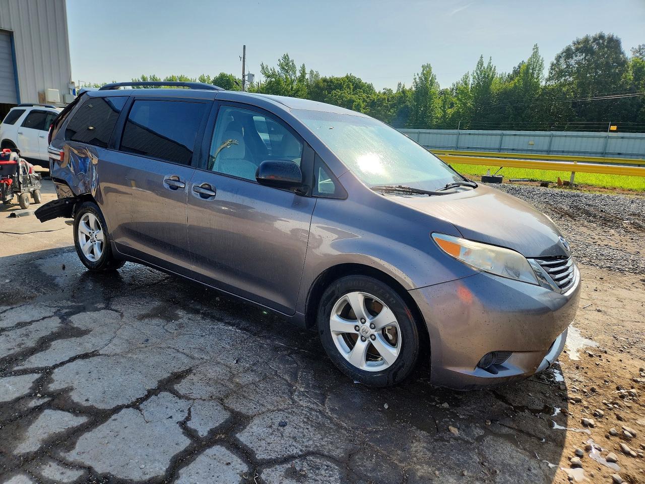2015 Toyota Sienna Le Charcoal vin: 5TDKK3DC6FS655973