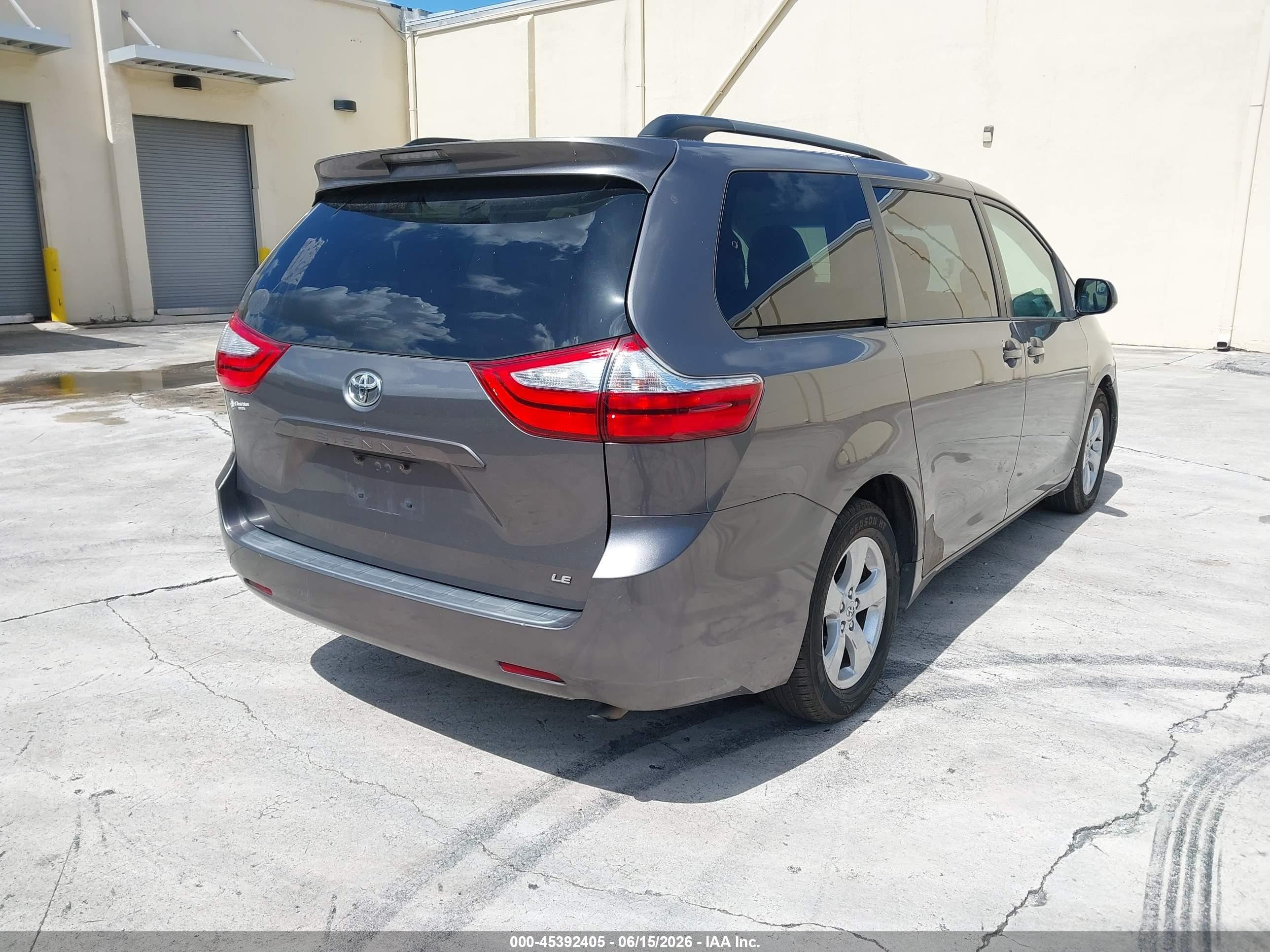 2015 Toyota Sienna Le 8 Passenger Gray vin: 5TDKK3DC6FS658825