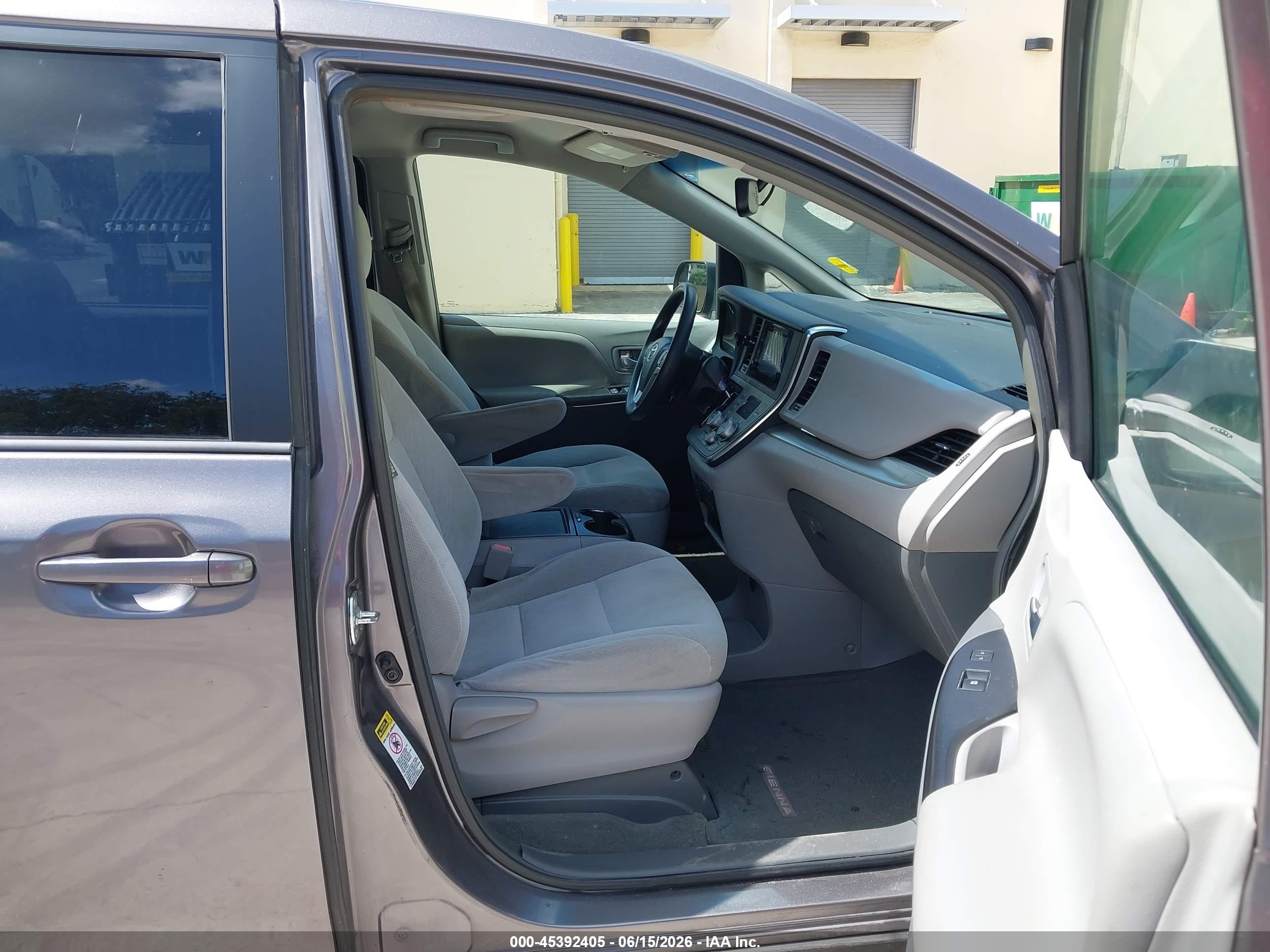 2015 Toyota Sienna Le 8 Passenger Gray vin: 5TDKK3DC6FS658825