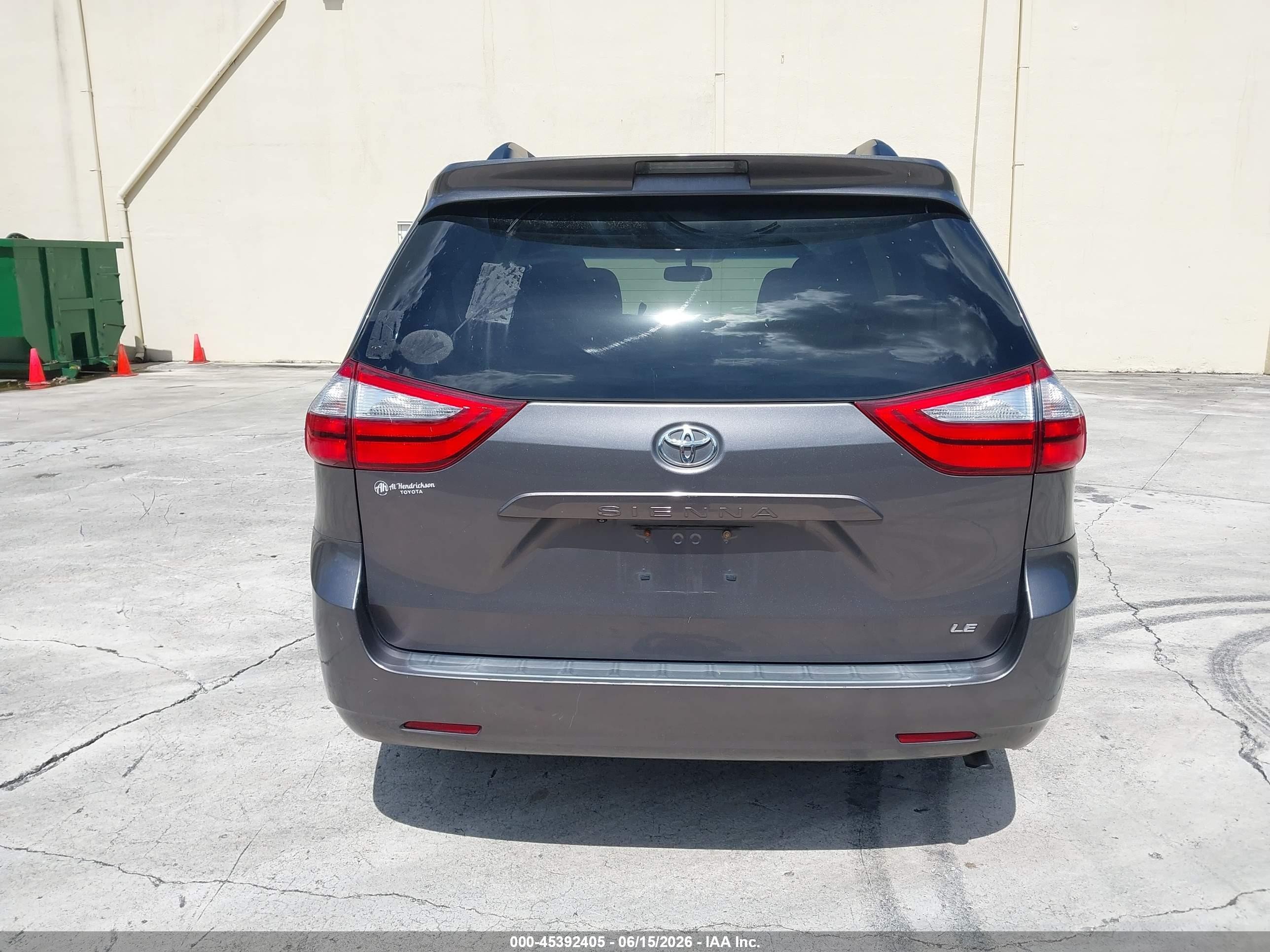 2015 Toyota Sienna Le 8 Passenger Gray vin: 5TDKK3DC6FS658825