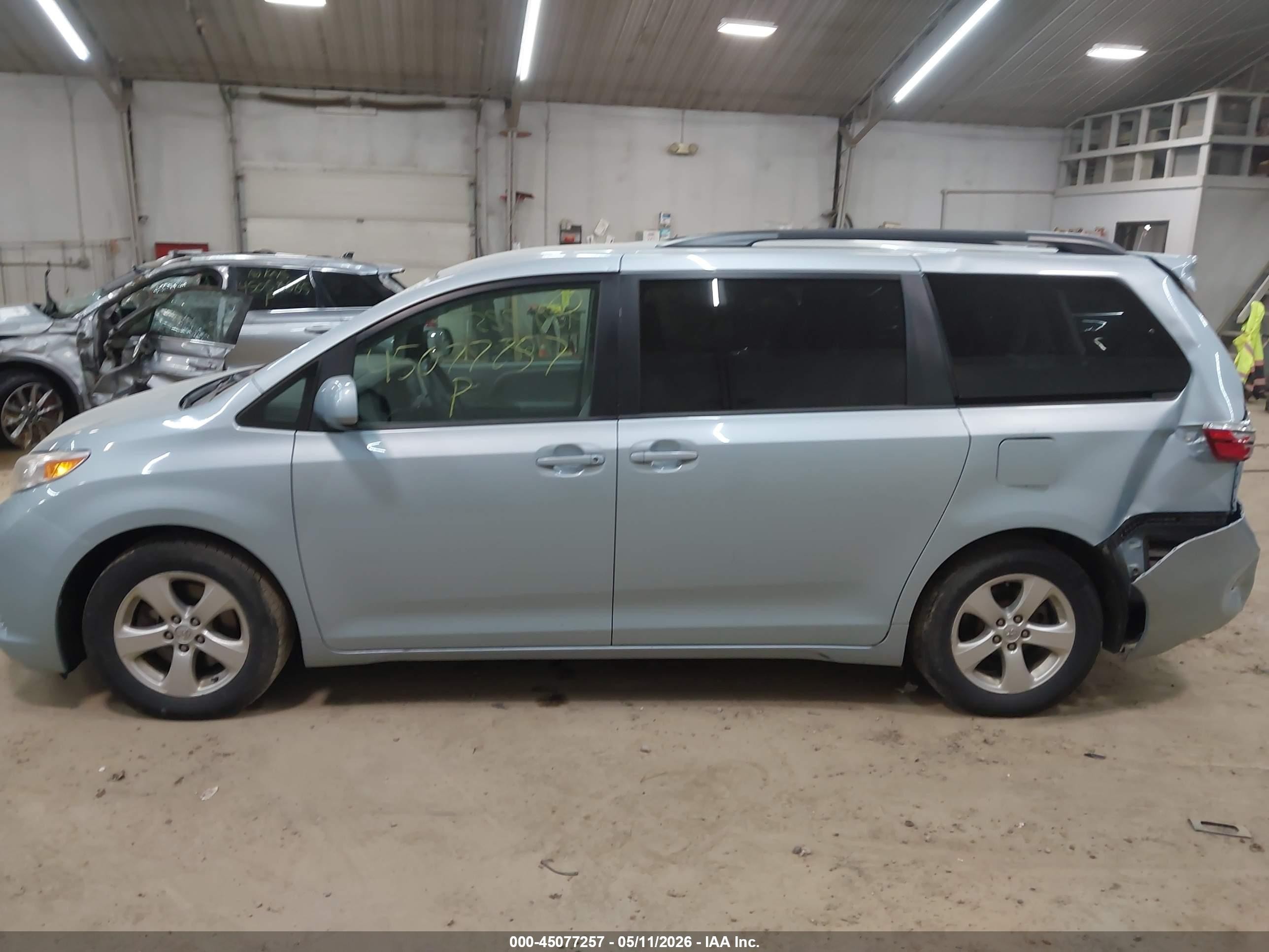 2016 Toyota Sienna Le 8 Passenger Gray vin: 5TDKK3DC6GS713873