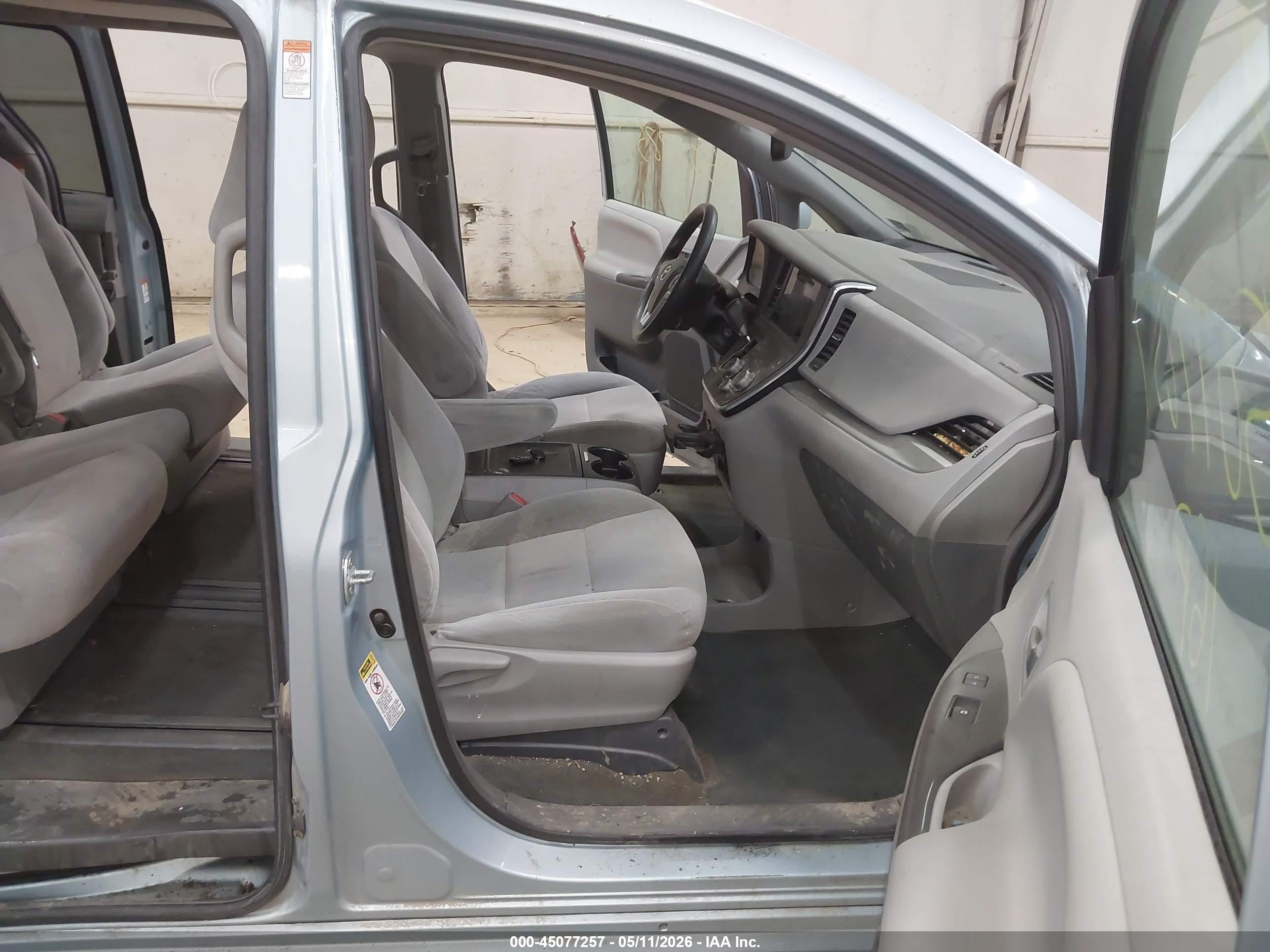 2016 Toyota Sienna Le 8 Passenger Gray vin: 5TDKK3DC6GS713873