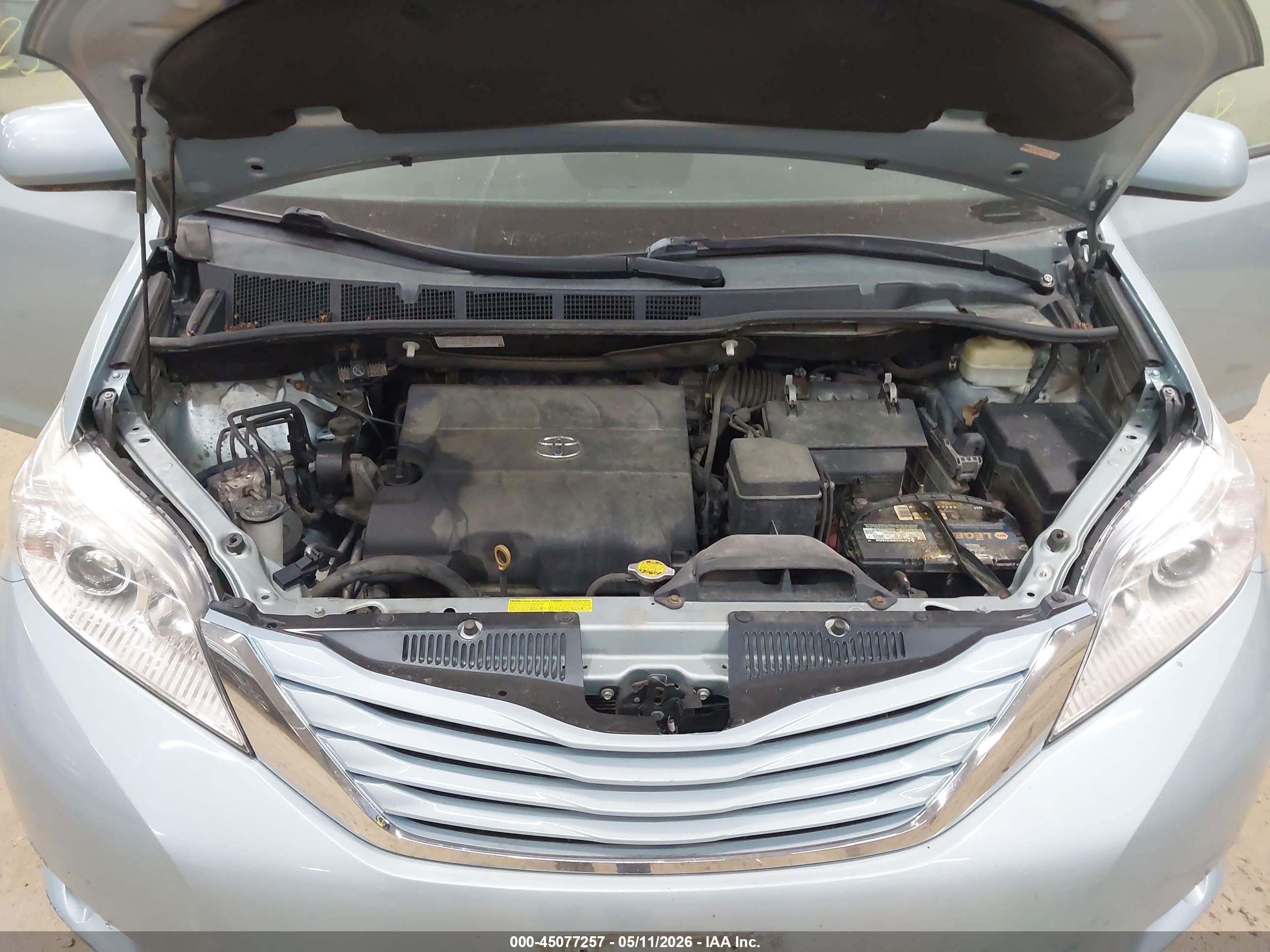2016 Toyota Sienna Le 8 Passenger Gray vin: 5TDKK3DC6GS713873