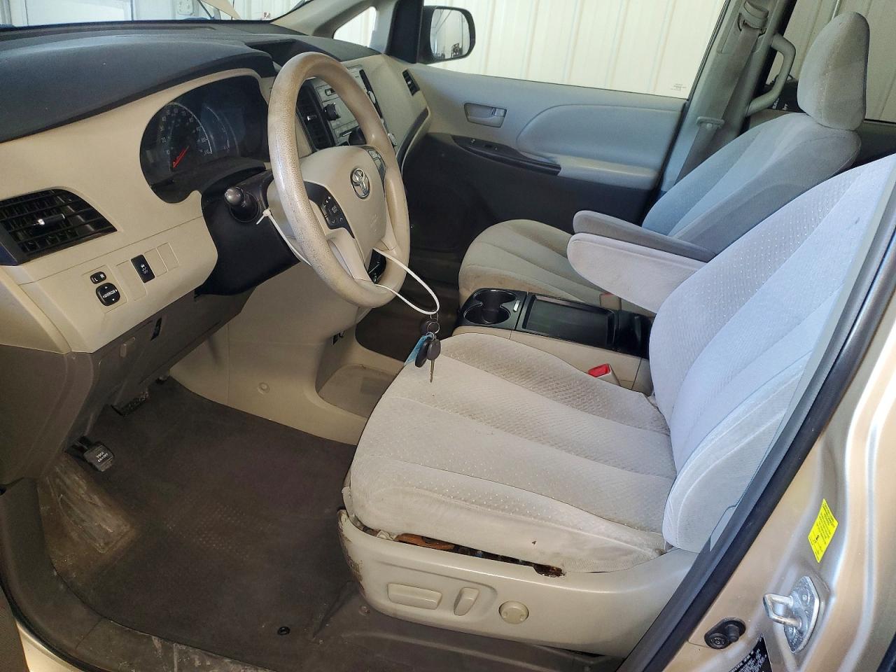 2011 Toyota Sienna Le Beige vin: 5TDKK3DC7BS008699