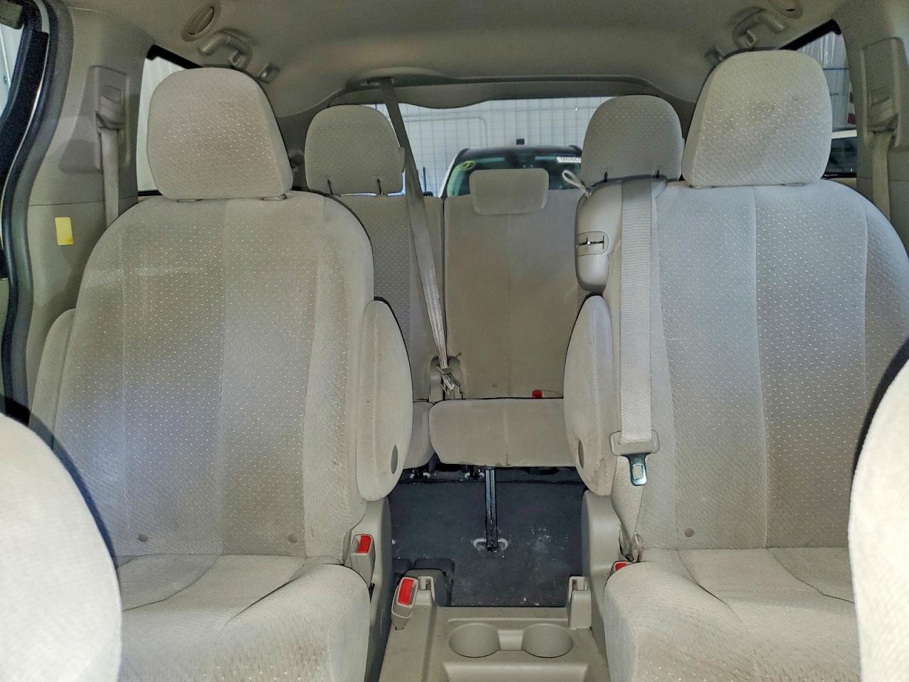 2011 Toyota Sienna Le Beige vin: 5TDKK3DC7BS008699