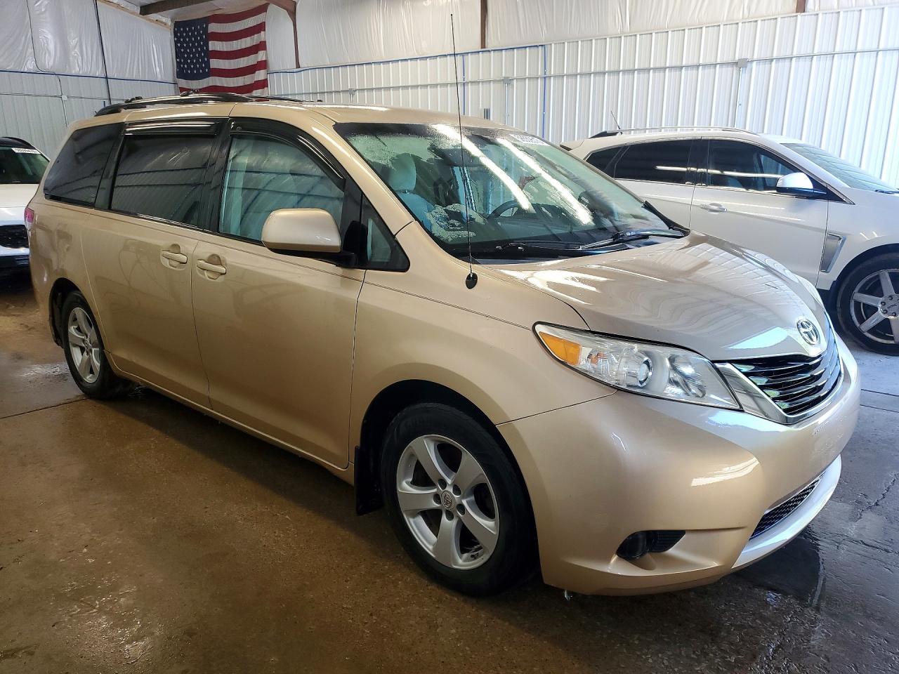 2011 Toyota Sienna Le Beige vin: 5TDKK3DC7BS008699