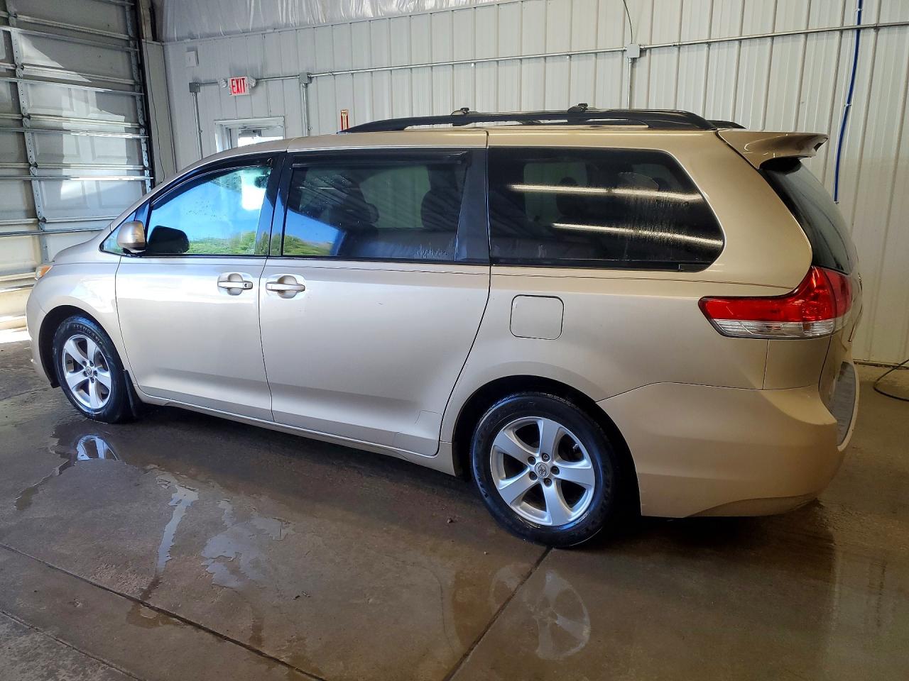 2011 Toyota Sienna Le Beige vin: 5TDKK3DC7BS008699