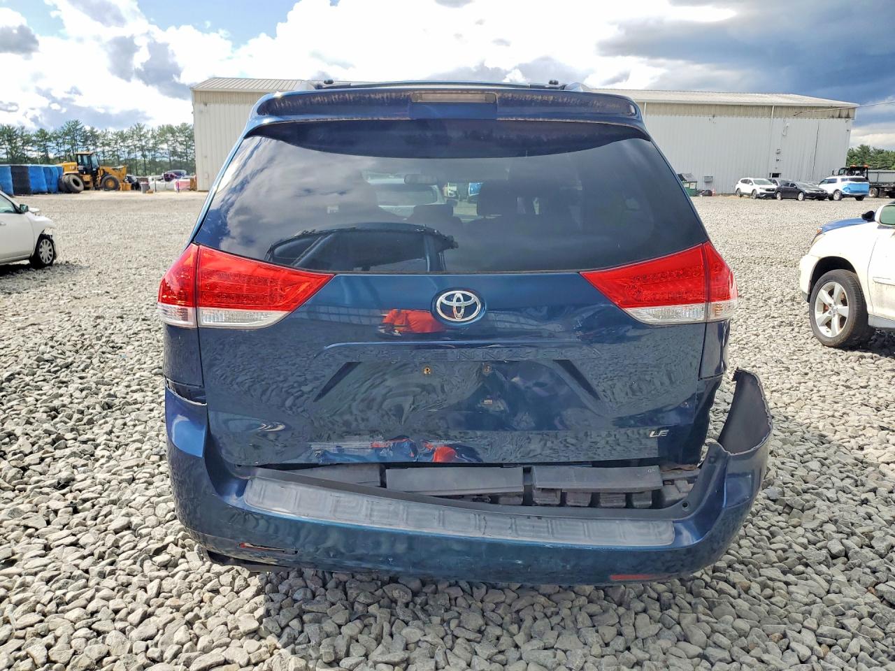 2011 Toyota Sienna Le Blue vin: 5TDKK3DC7BS053187