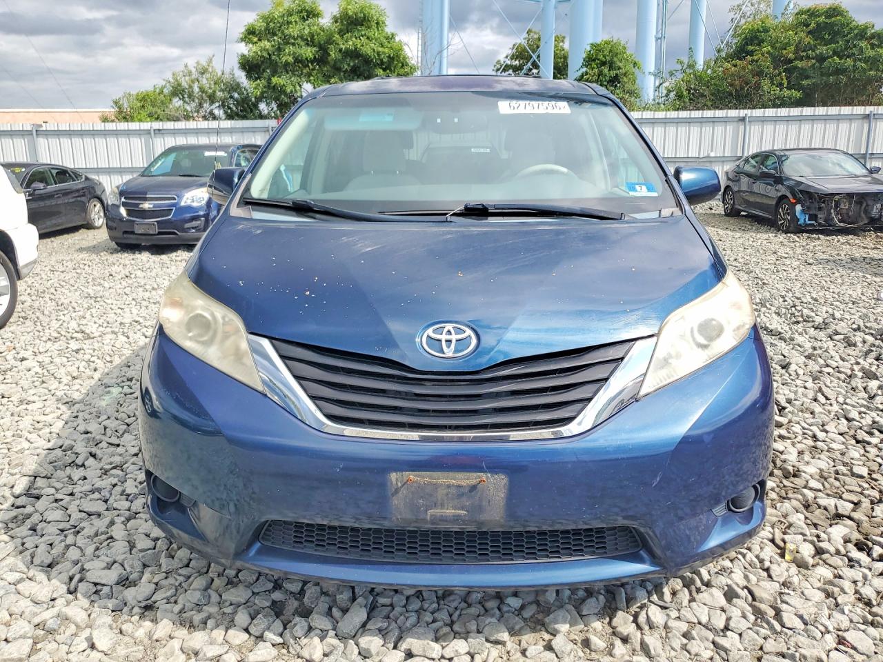 2011 Toyota Sienna Le Blue vin: 5TDKK3DC7BS053187