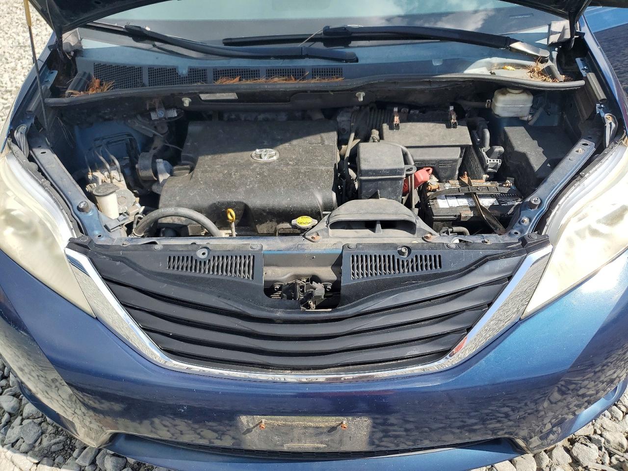 2011 Toyota Sienna Le Blue vin: 5TDKK3DC7BS053187