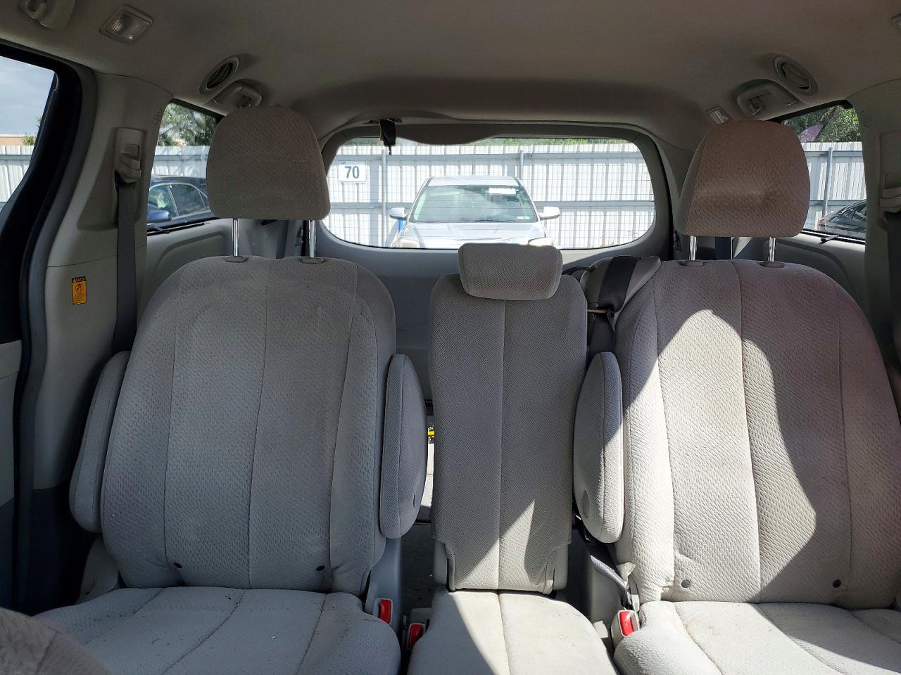2011 Toyota Sienna Le Blue vin: 5TDKK3DC7BS053187