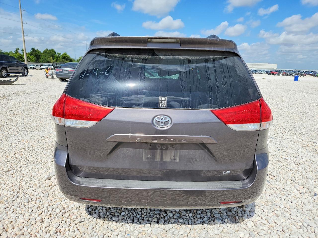 2011 Toyota Sienna Le Gray vin: 5TDKK3DC7BS063606