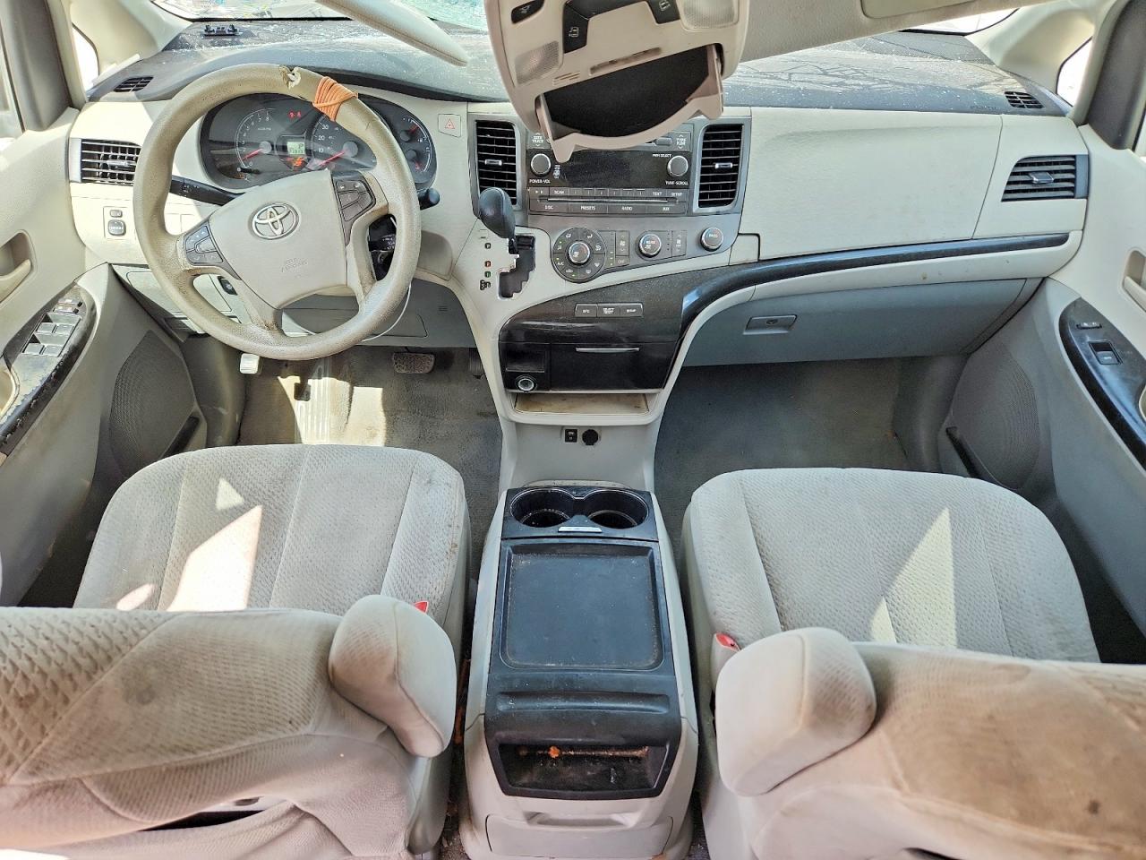 2011 Toyota Sienna Le Gray vin: 5TDKK3DC7BS063606