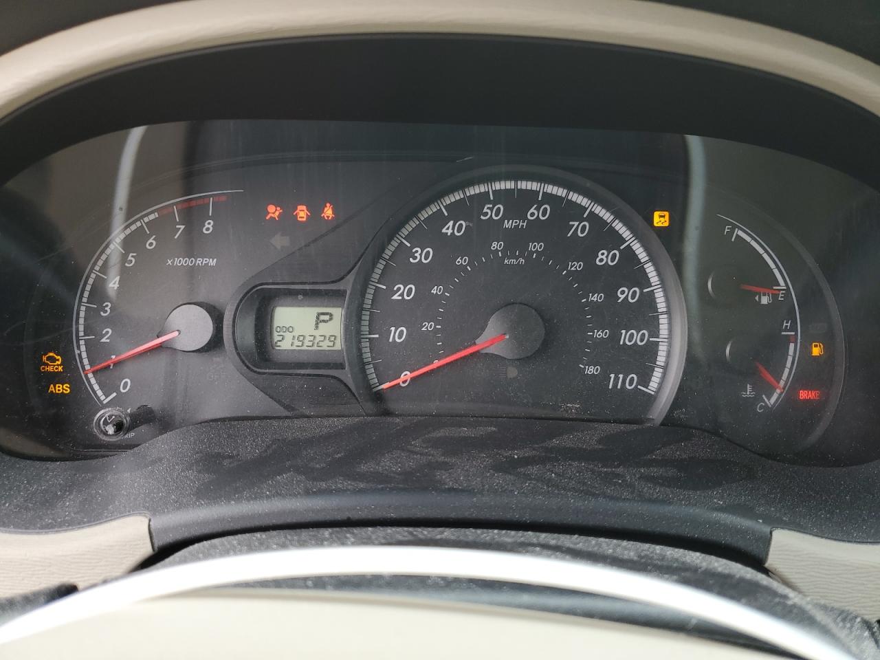2011 Toyota Sienna Le Белый vin: 5TDKK3DC7BS083600