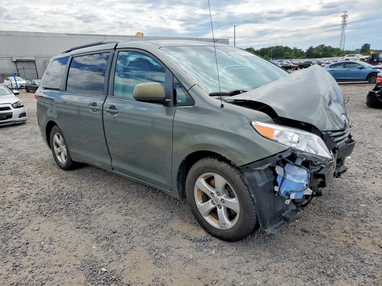 2011 Toyota Sienna Le Gray vin: 5TDKK3DC7BS087520