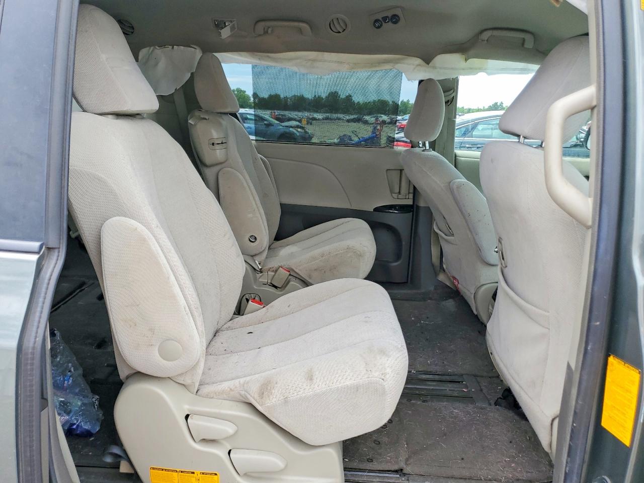 2011 Toyota Sienna Le Gray vin: 5TDKK3DC7BS087520