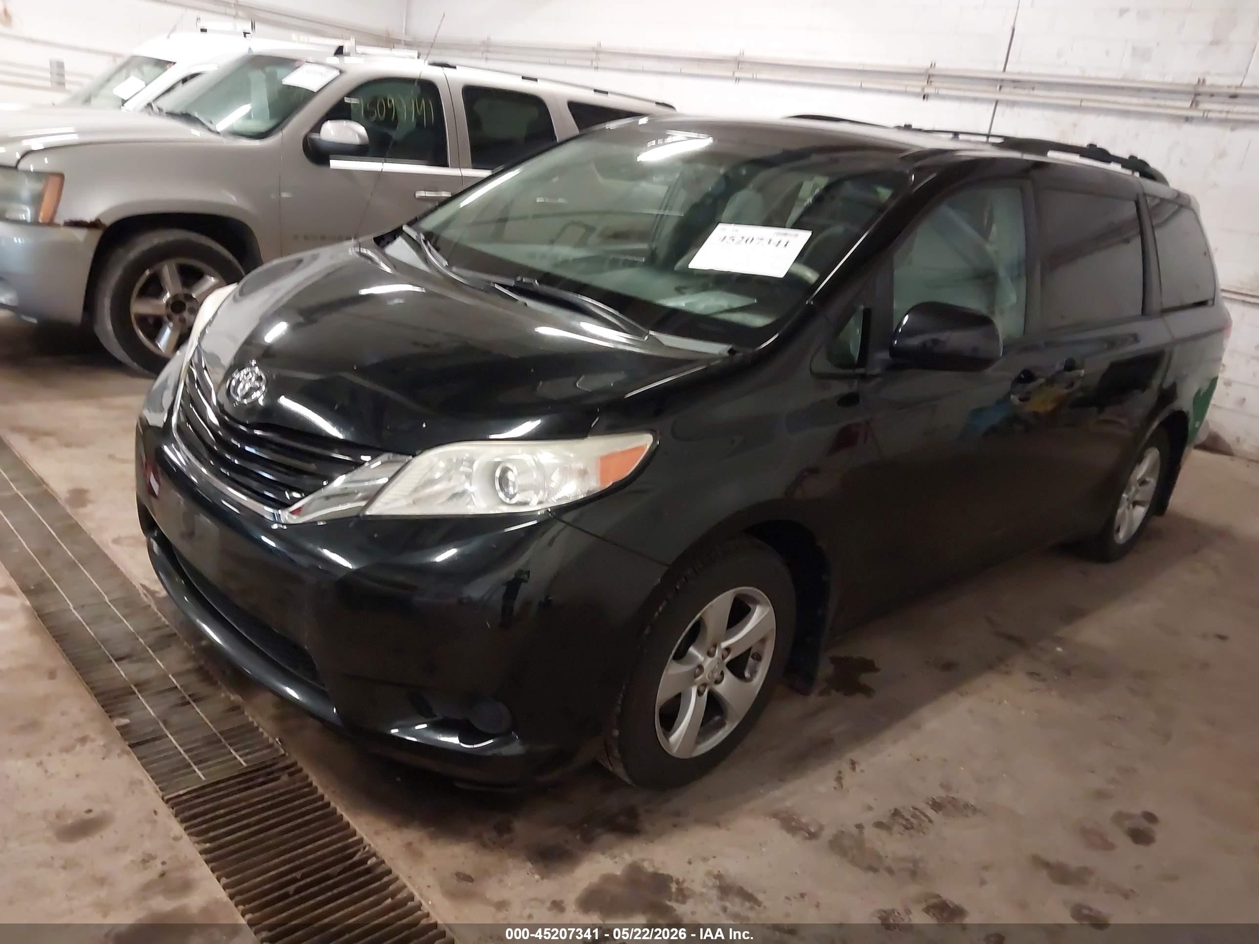 2011 Toyota Sienna Le V6 Черный vin: 5TDKK3DC7BS118670