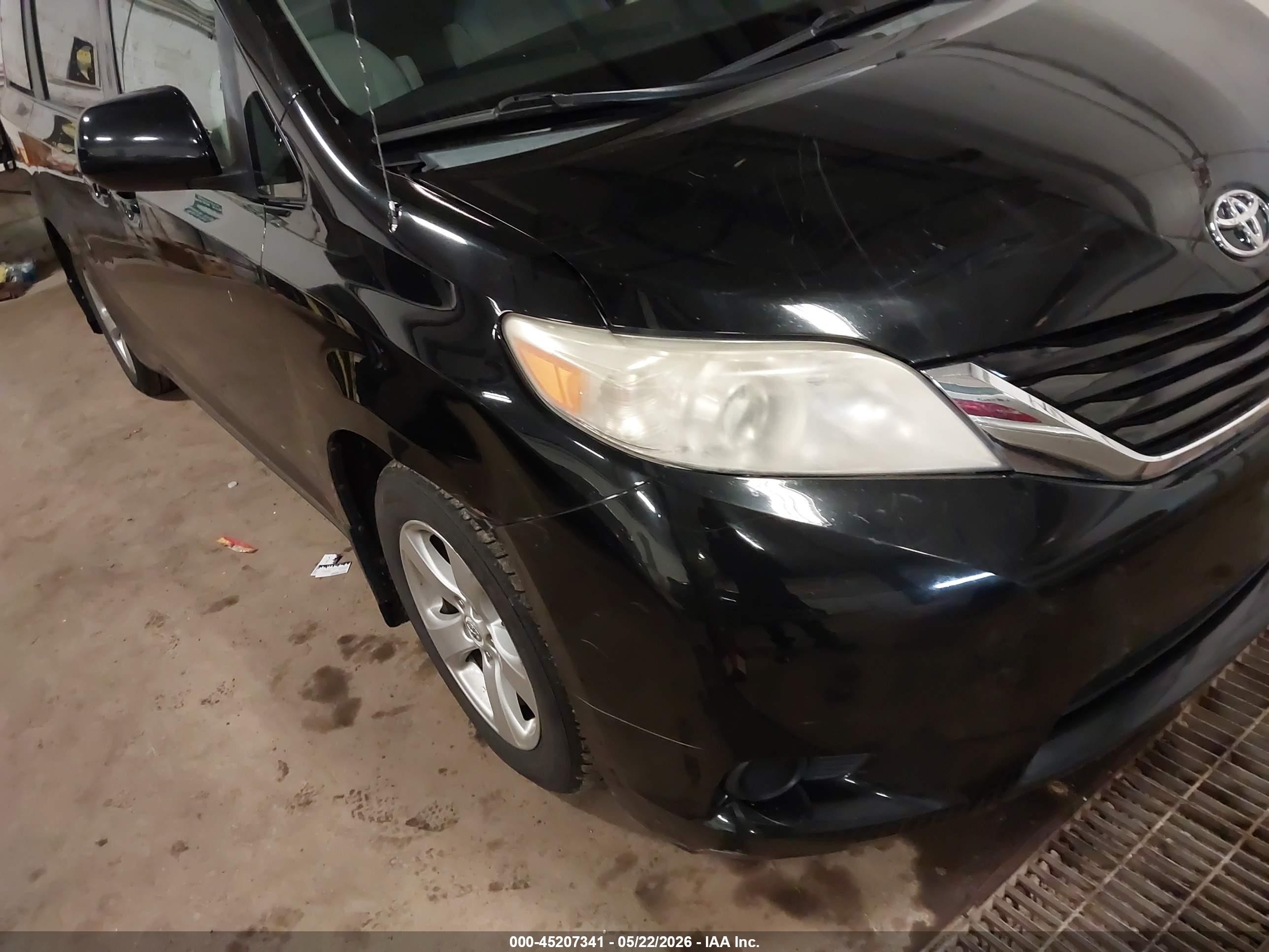 2011 Toyota Sienna Le V6 Черный vin: 5TDKK3DC7BS118670