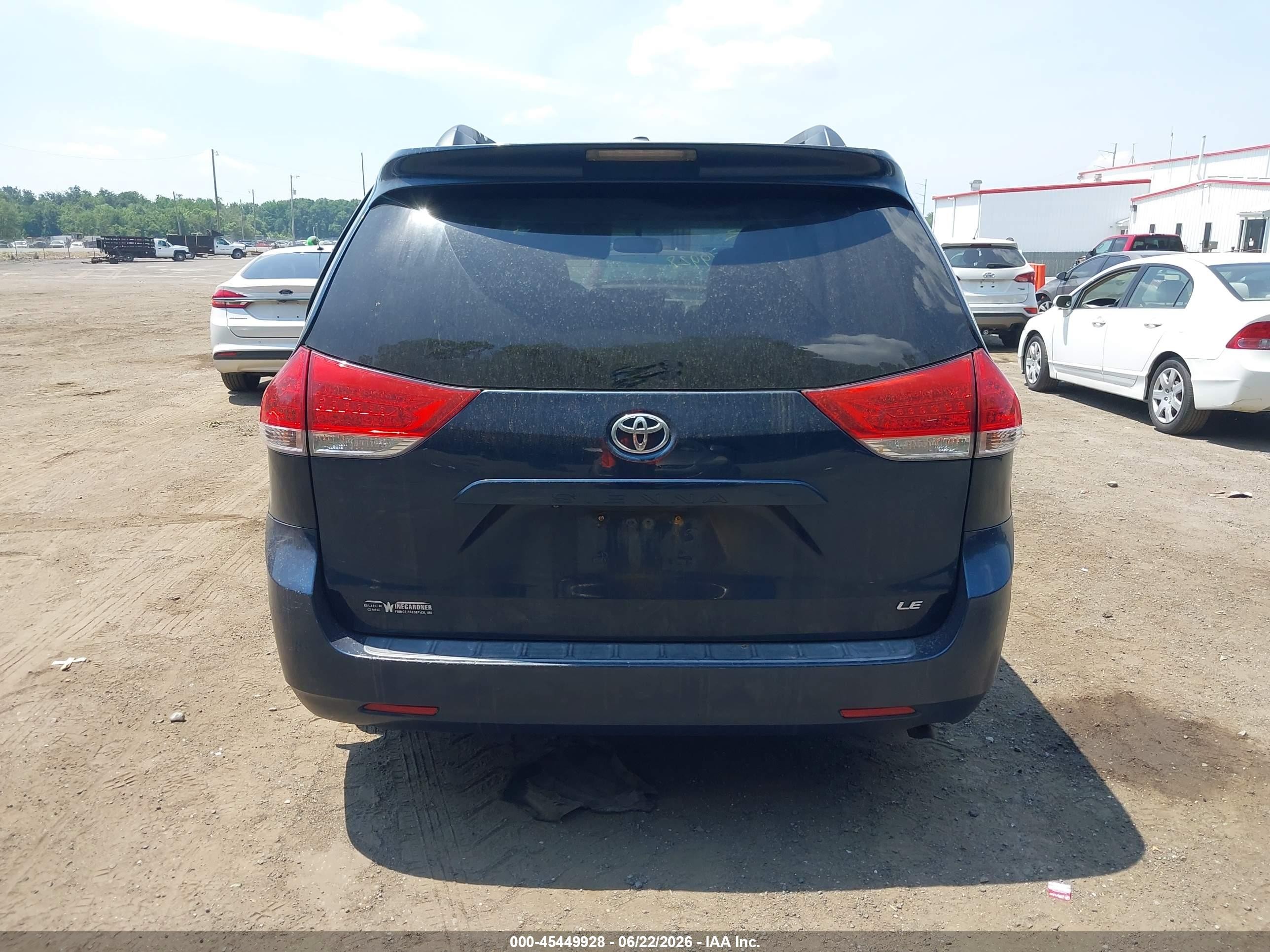 2011 Toyota Sienna Le V6 Blue vin: 5TDKK3DC7BS123870