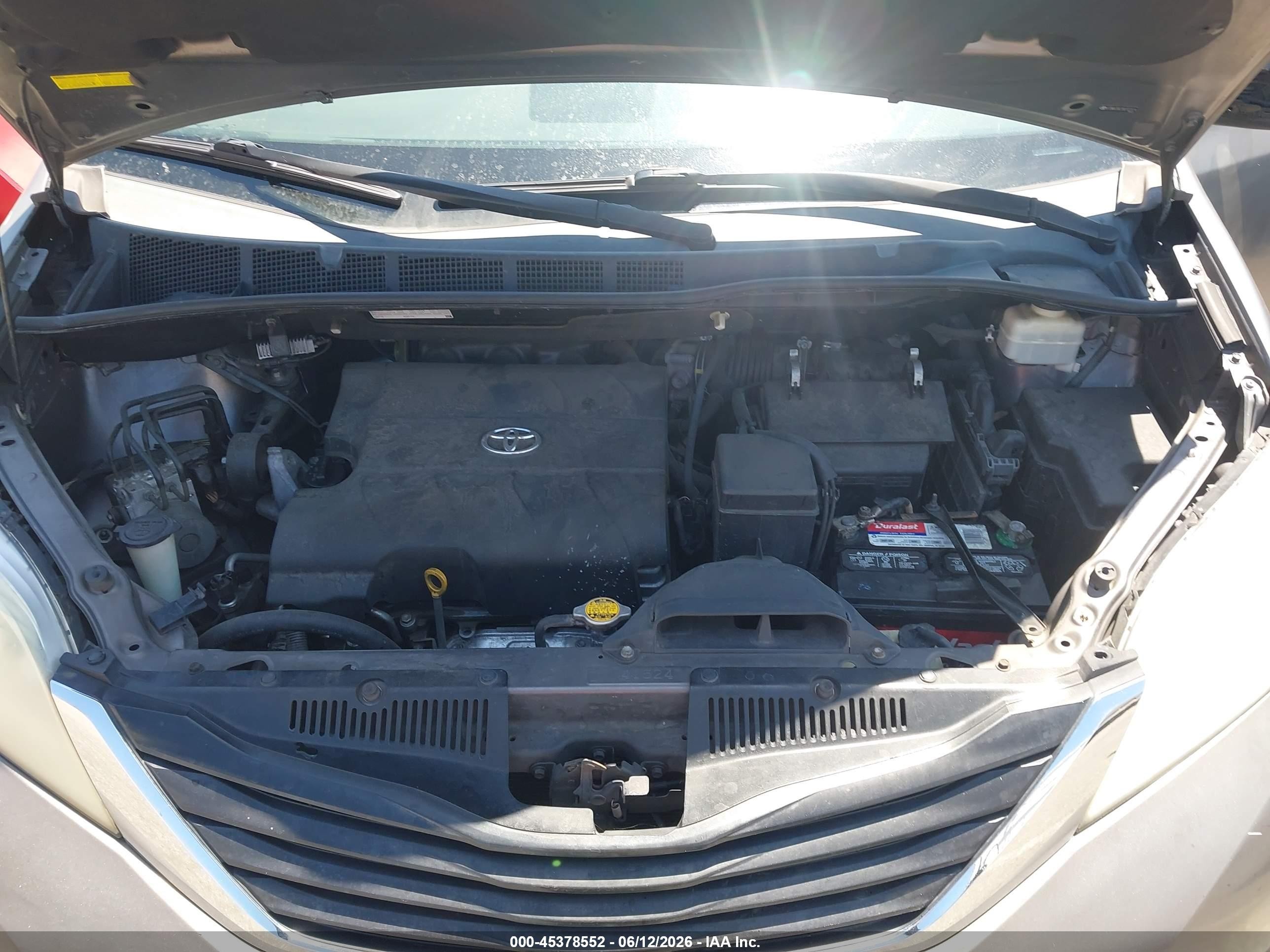 2011 Toyota Sienna Le V6 Gray vin: 5TDKK3DC7BS127014